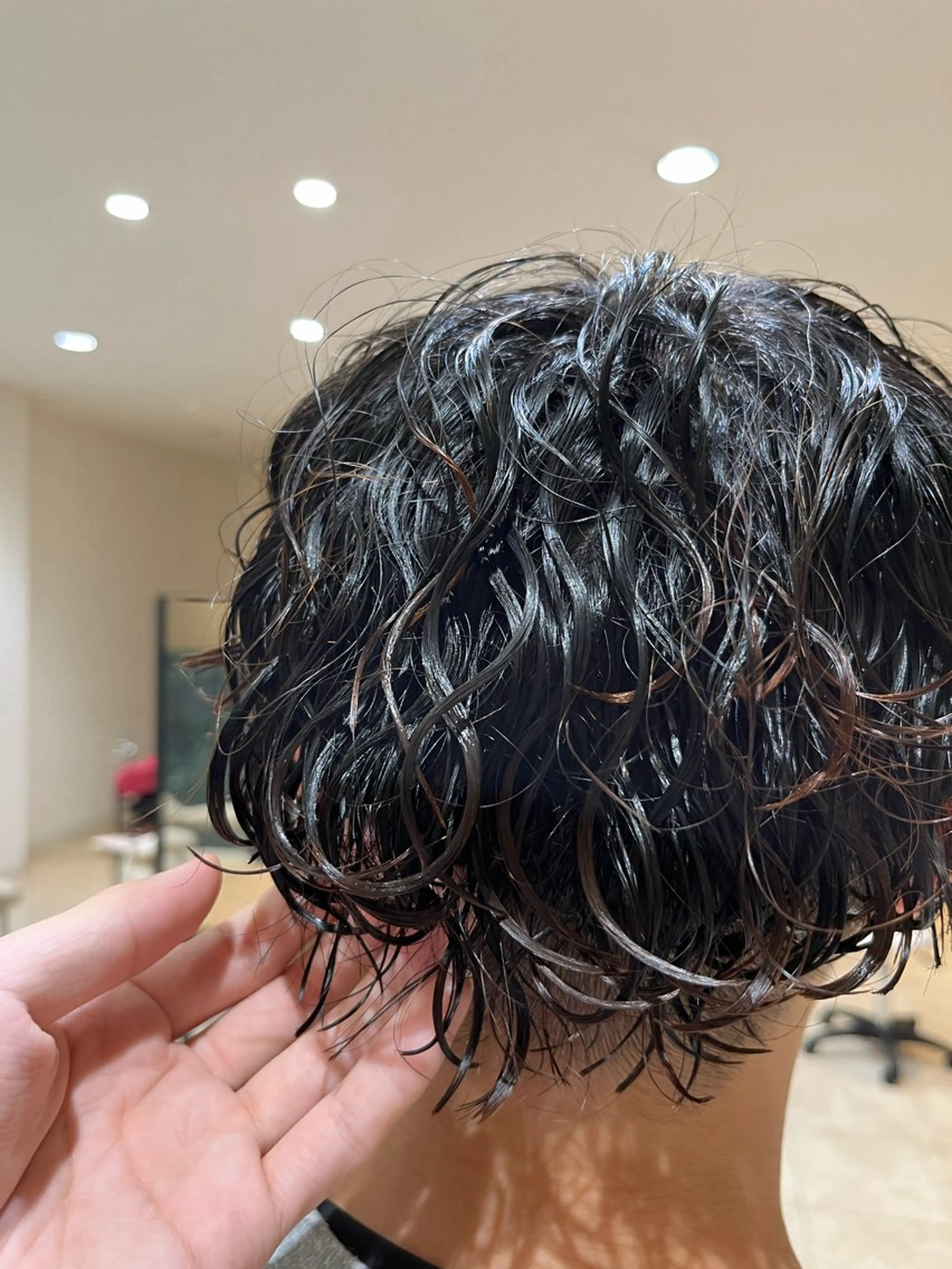 パーマ メンズ 髪の修復専門サロン　hair place VIVE所属・KOTA / ハイトーン/髪質改善のヘアスタイル