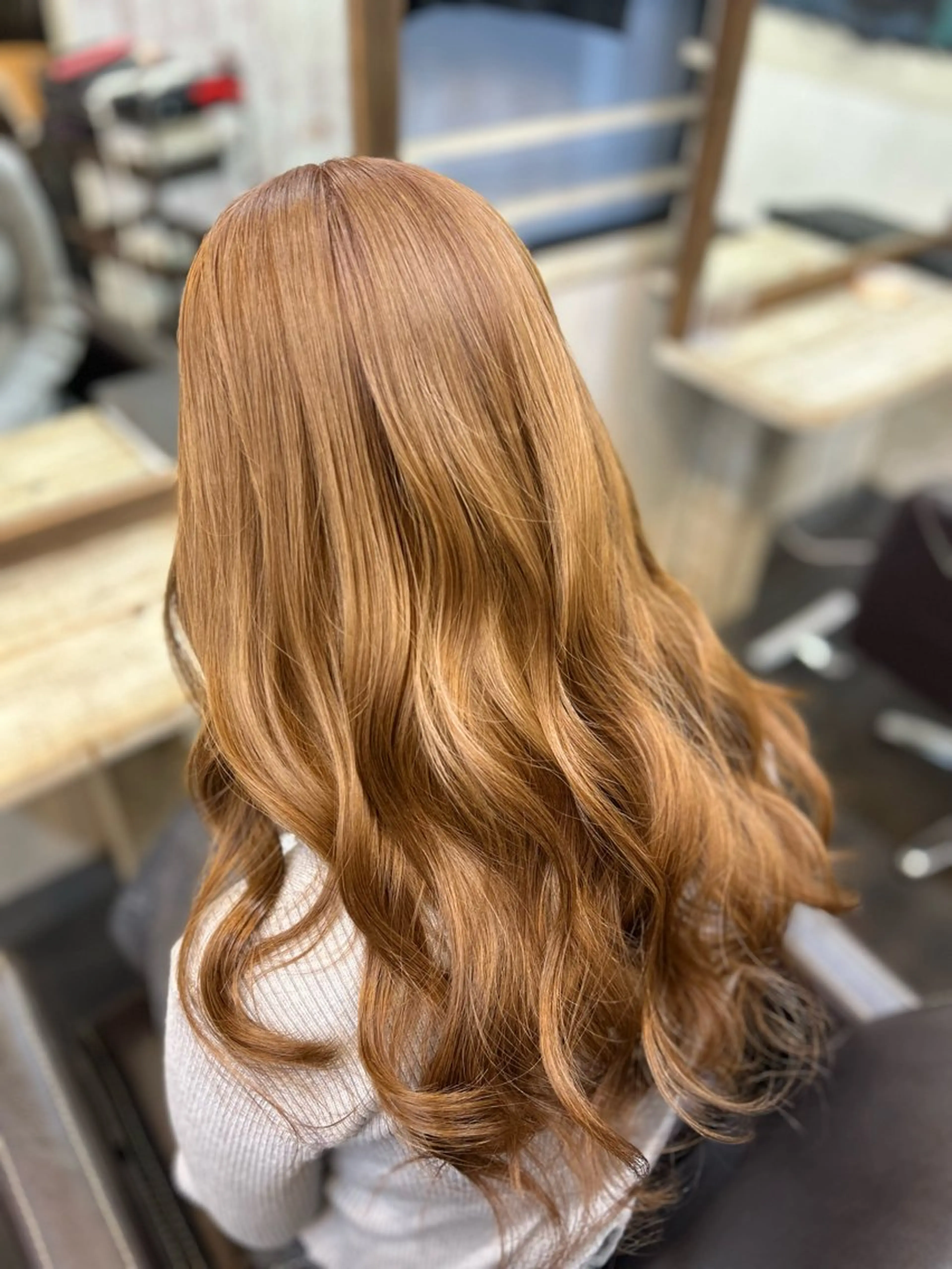 ロング ヘアカラー 成安 雪菜のヘアスタイル