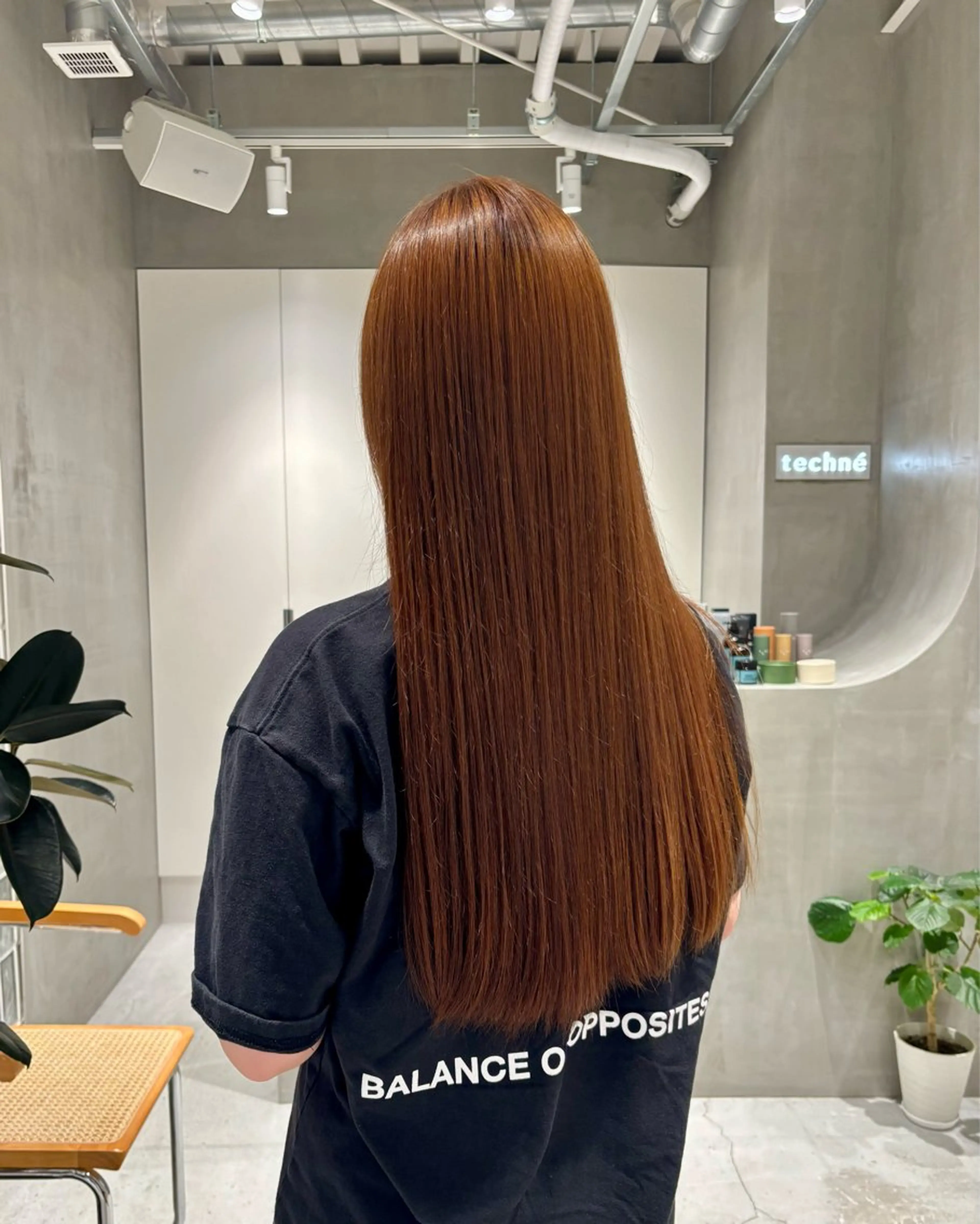 カラー techné所属・塔尾 真那のヘアスタイル