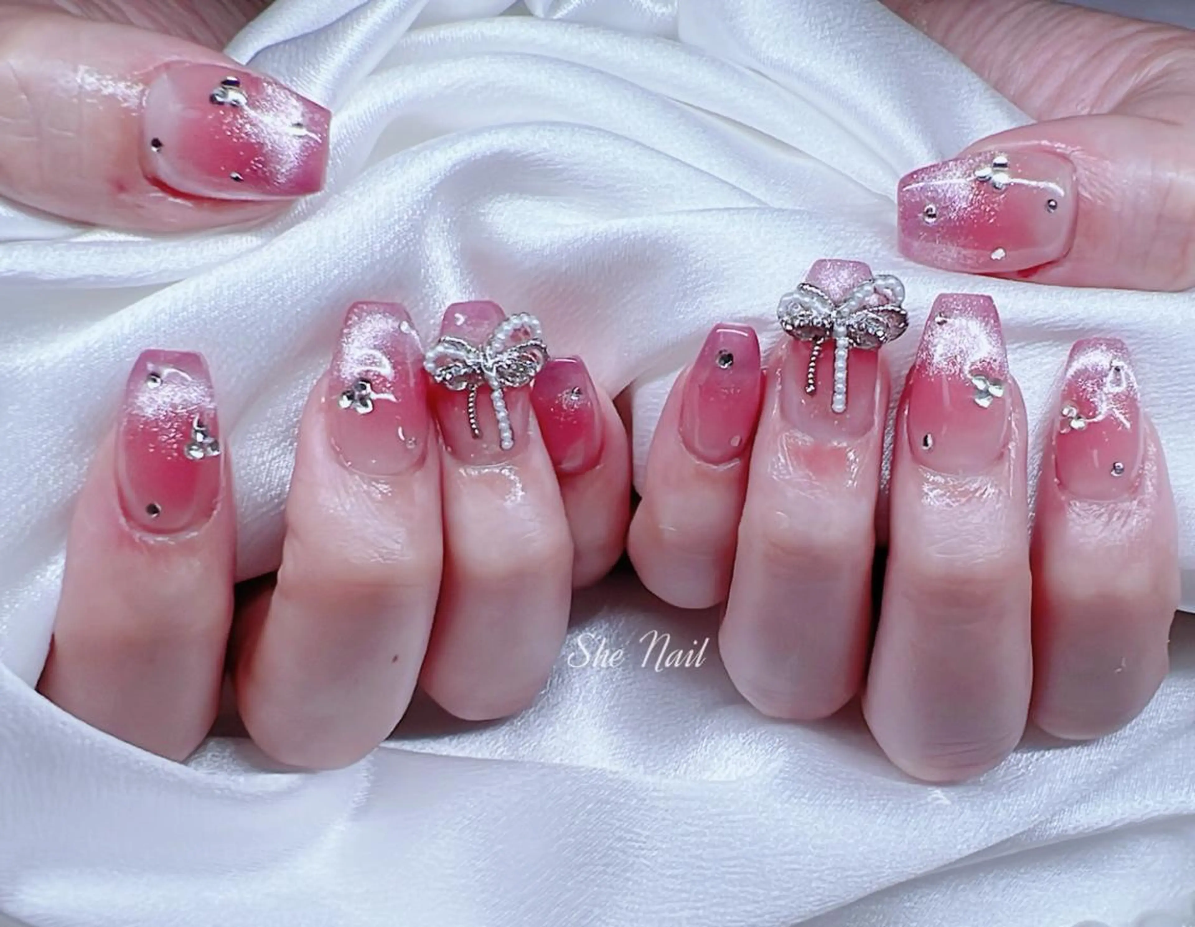 ネイル チークネイル フレンチネイル キラキラネイル 韓国ネイル マグネットネイル She   Nail所属・ISA_ BELLAのネイルデザイン