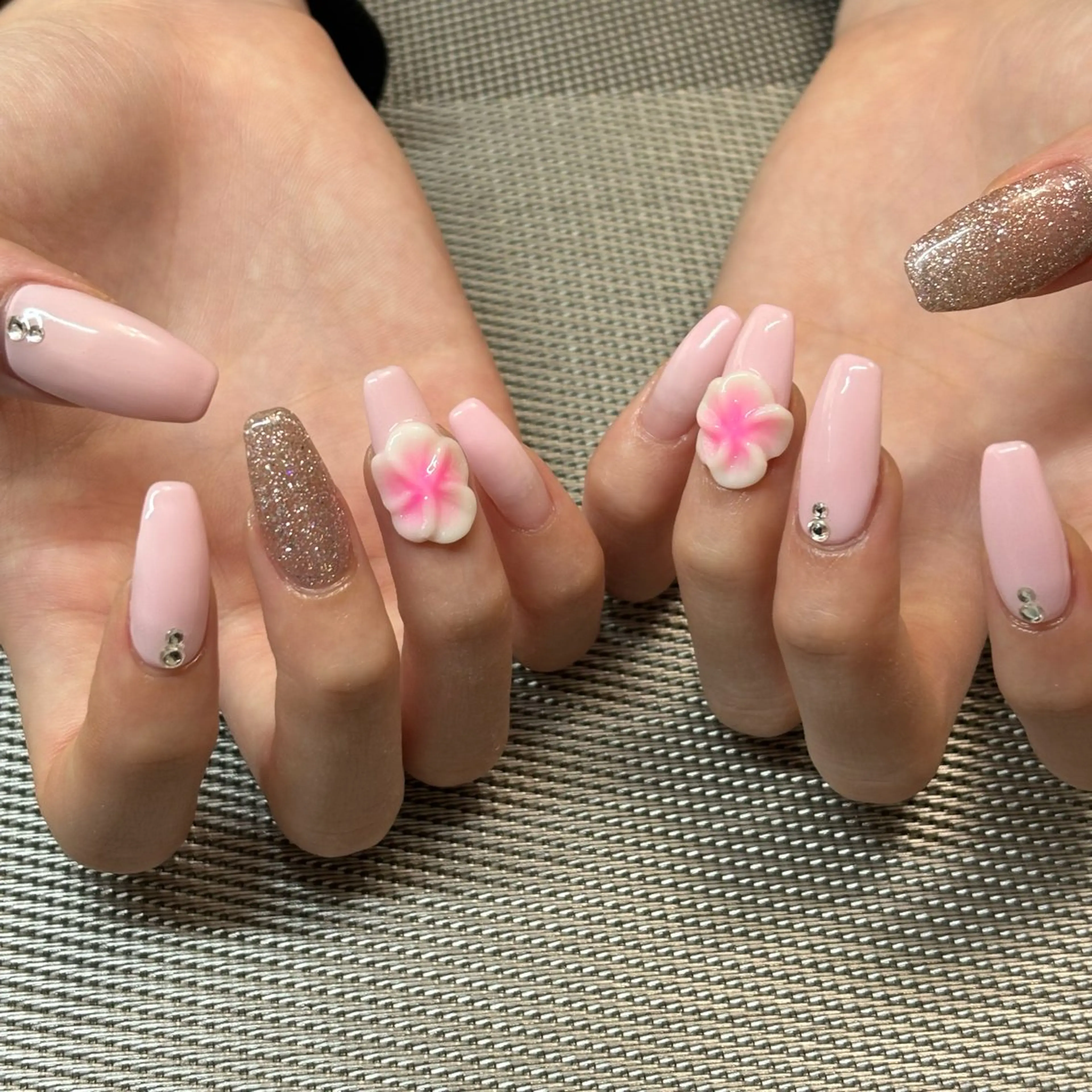 ネイル MiRanda Nail所属・MiRanda 保坂 舞のネイルデザイン