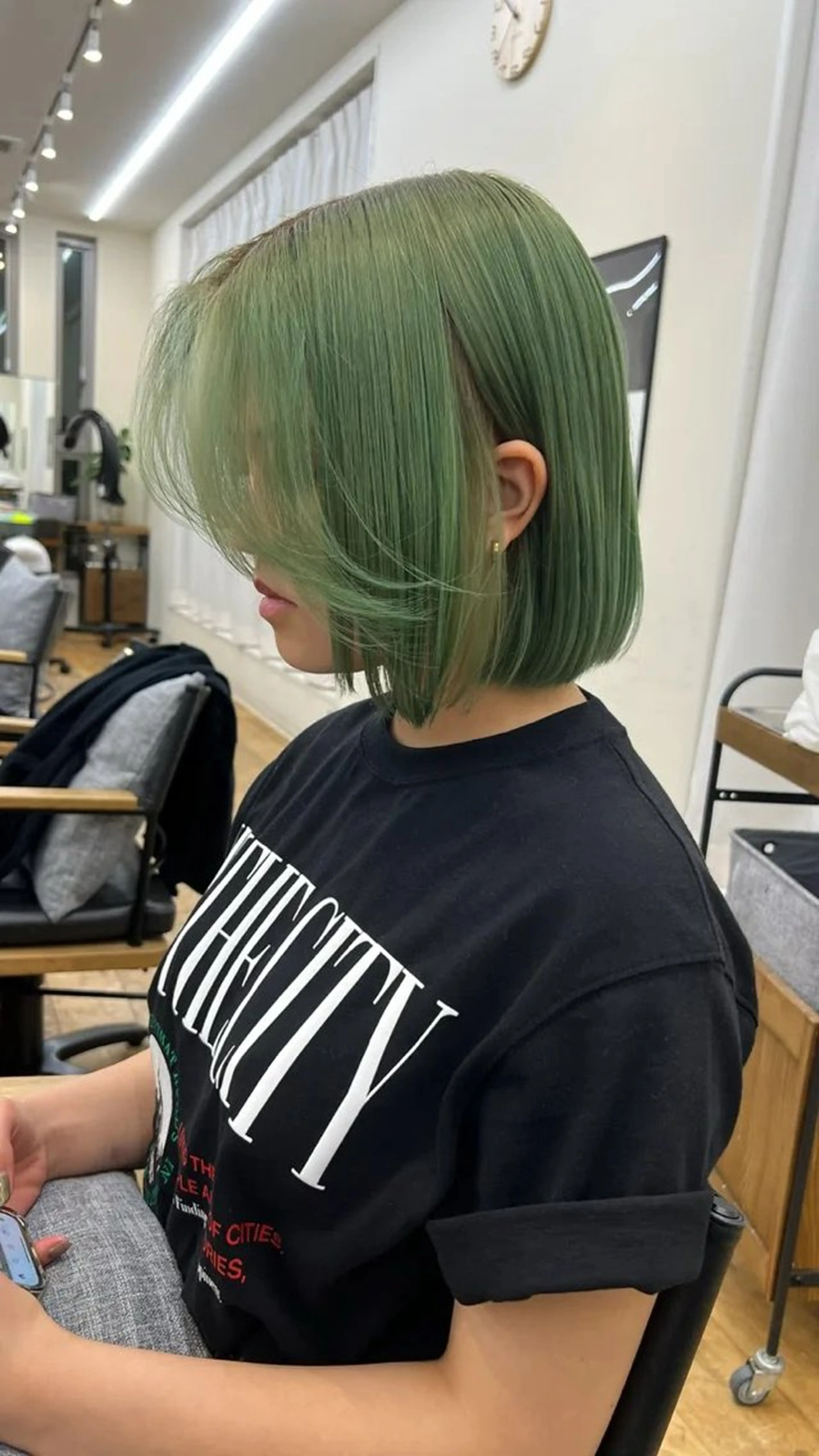 ショート 韓国レイヤーカット/ ハイトーン/マアヤのヘアスタイル