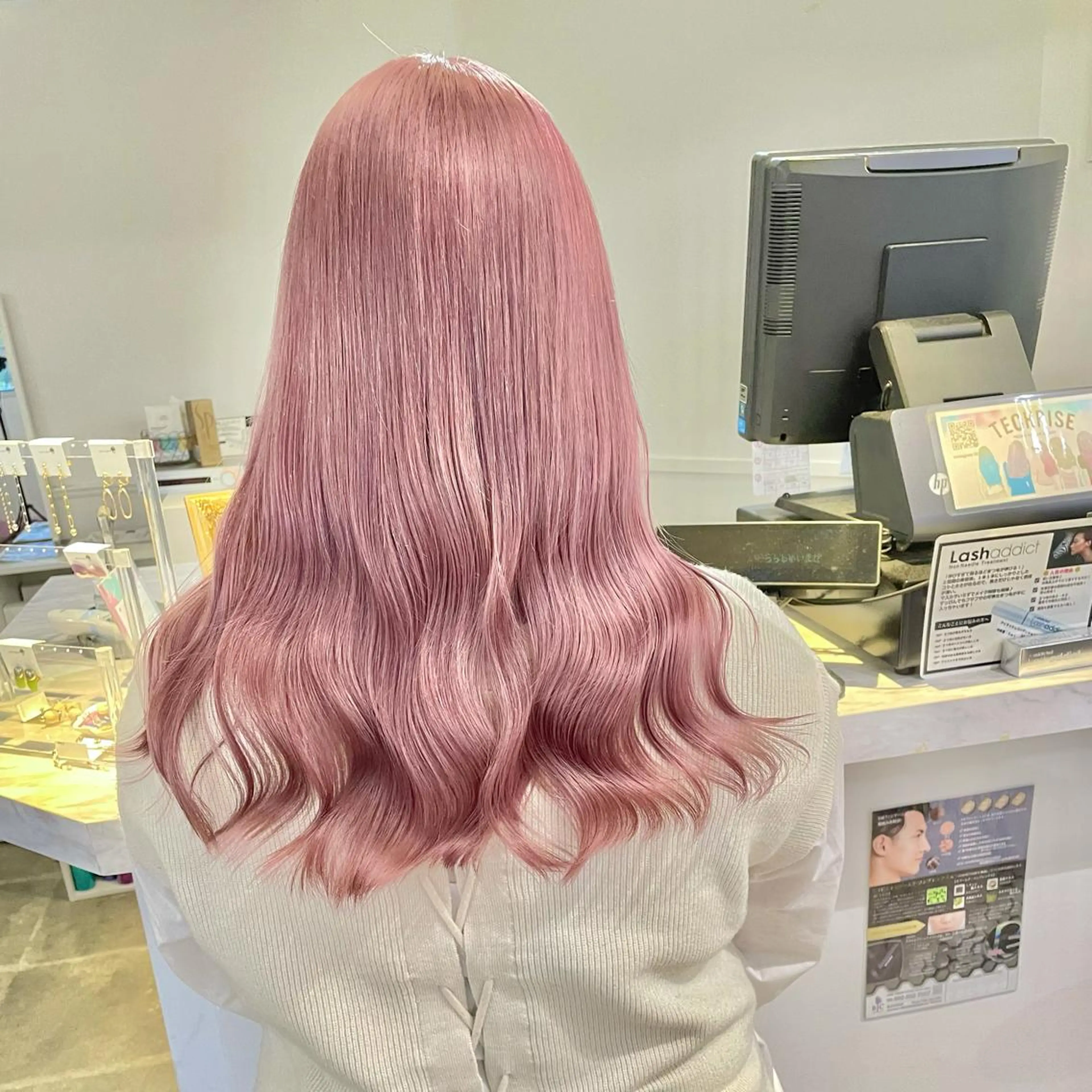 ロング ヘアカラー トリートメント Lit所属・Lit.豊橋 夏目のヘアスタイル