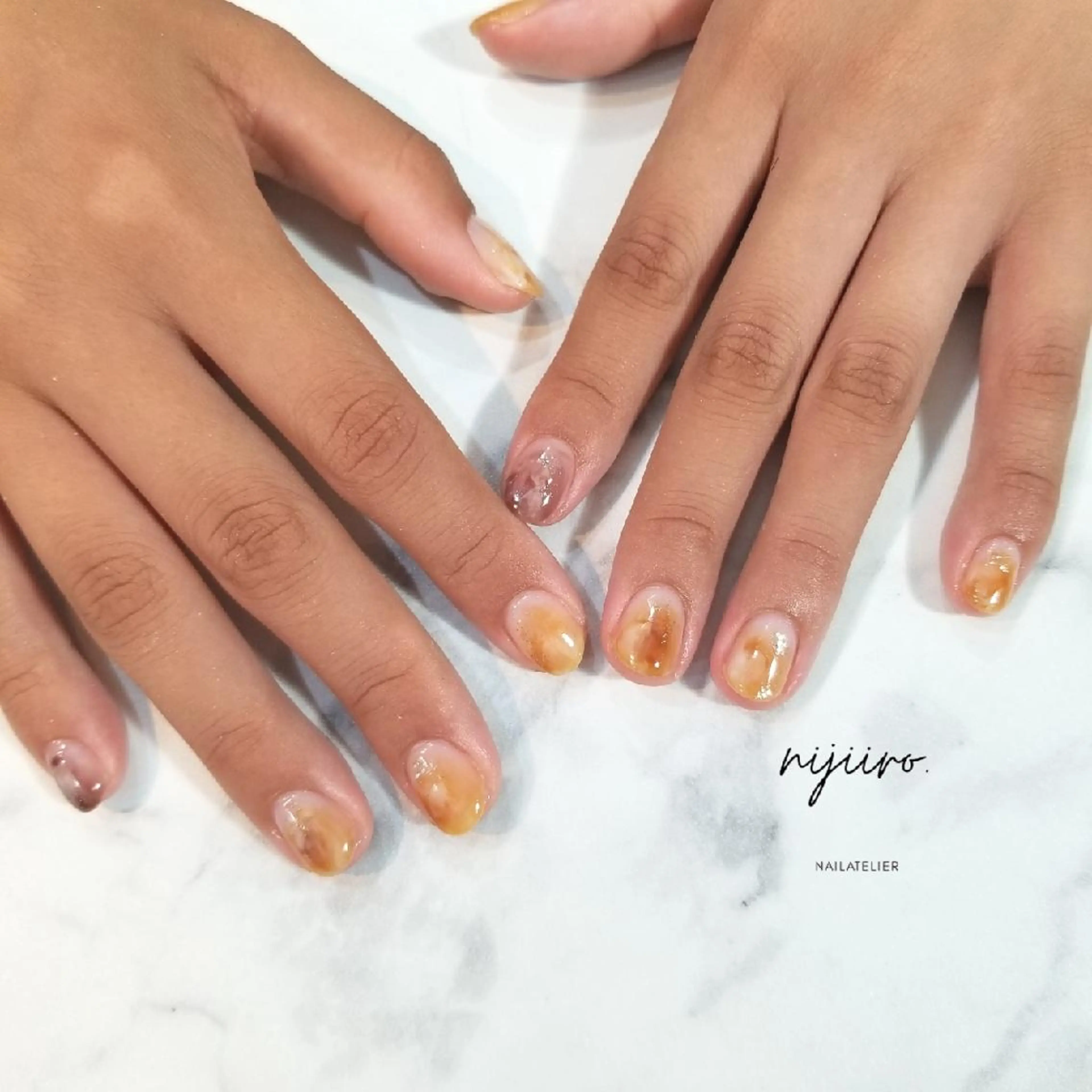 ネイル べっ甲ネイル ハンドネイル nailatelier nijiiro.所属・nijiiro🌈 サトウのネイルデザイン