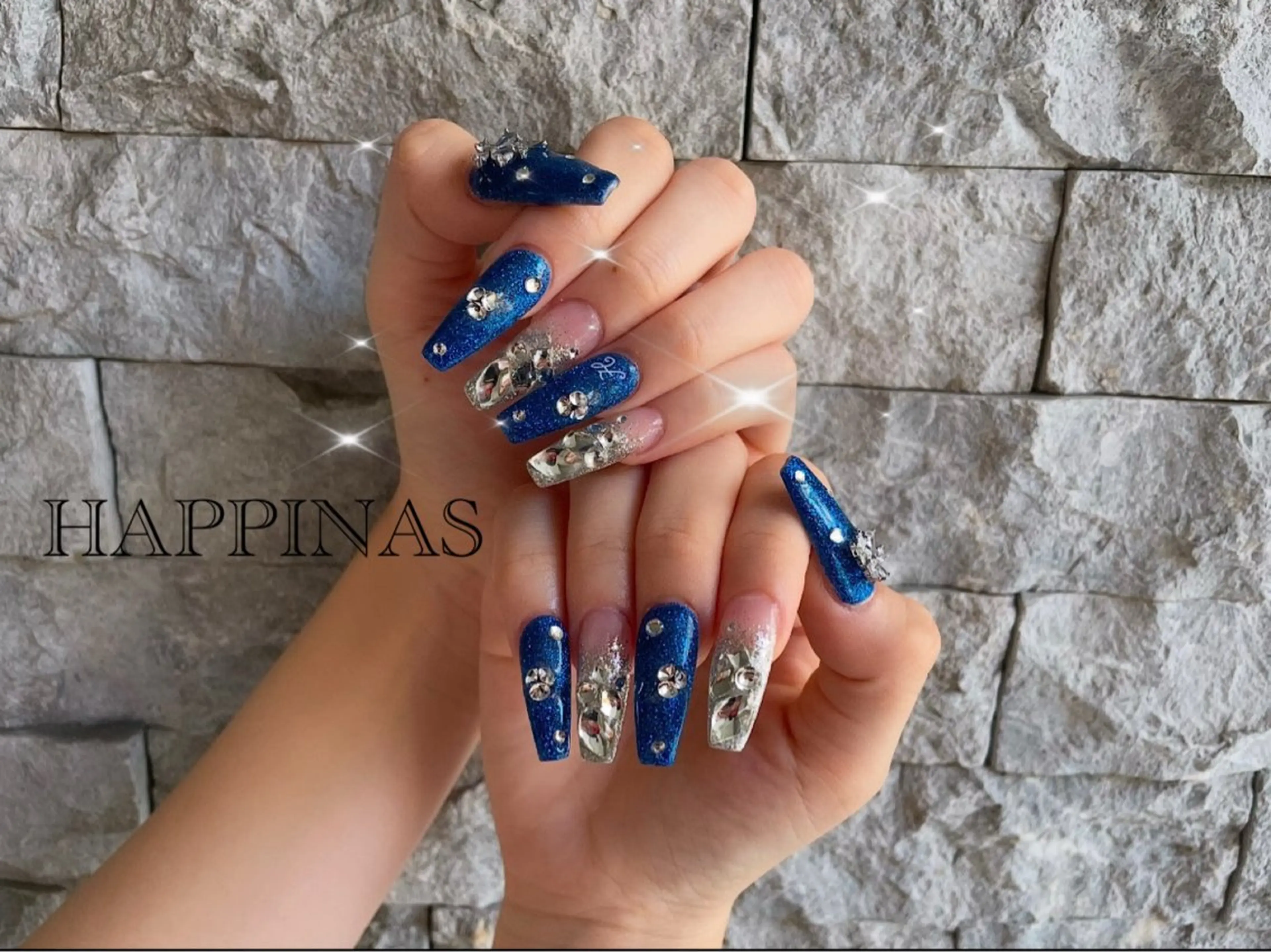 ネイル グラデーション キラキラネイル ラメ(グリッター) ラメグラデーション ロングネイル ハンドネイル HAPPINAS COCONAのネイルデザイン