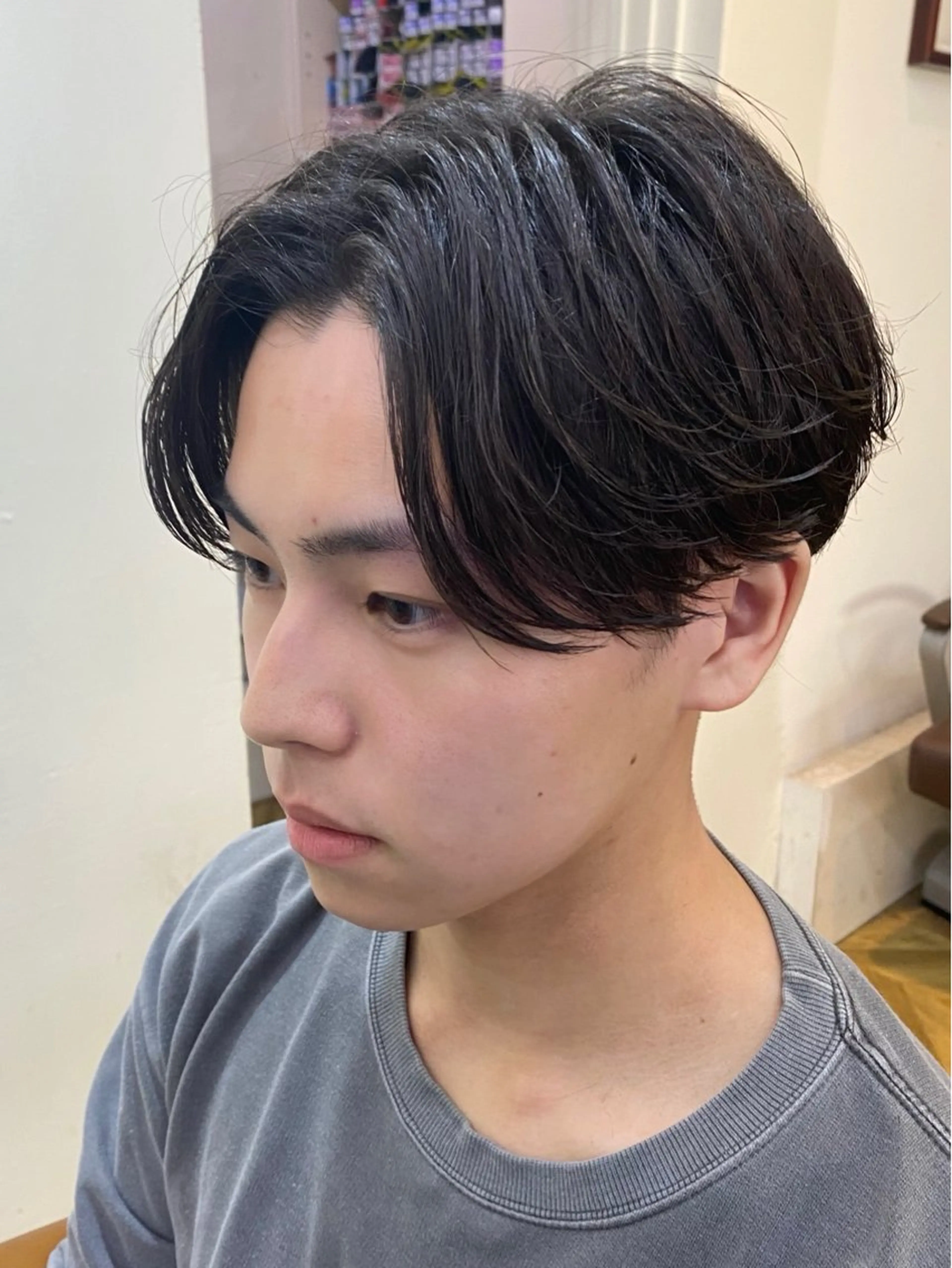 ショート パーマ メンズ カット パーマ 柏のセンターパート のプロ関口 柊太のヘアスタイル