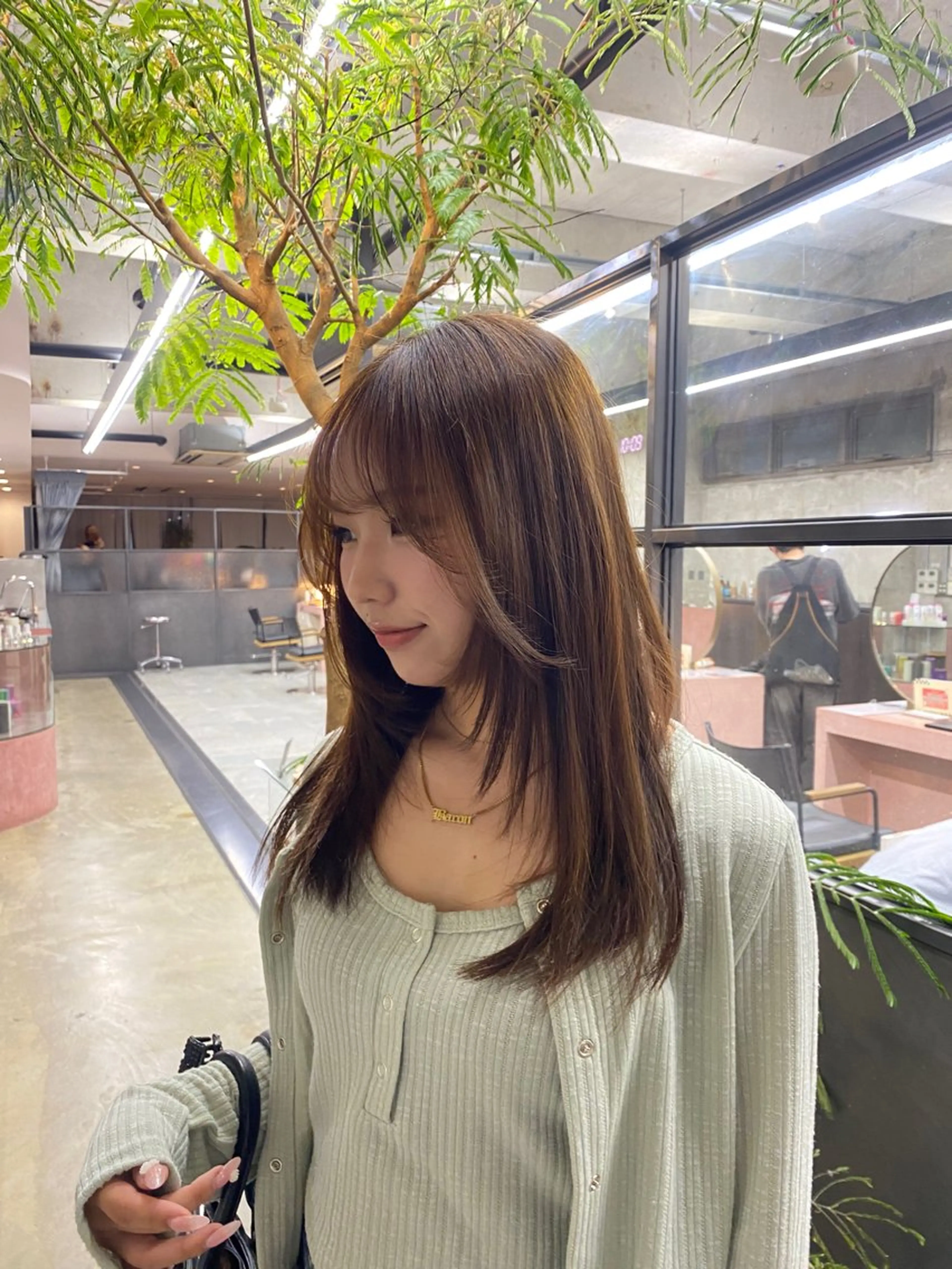 ミディアム 大下 心渚 /ブリーチ/艶カラーのヘアスタイル