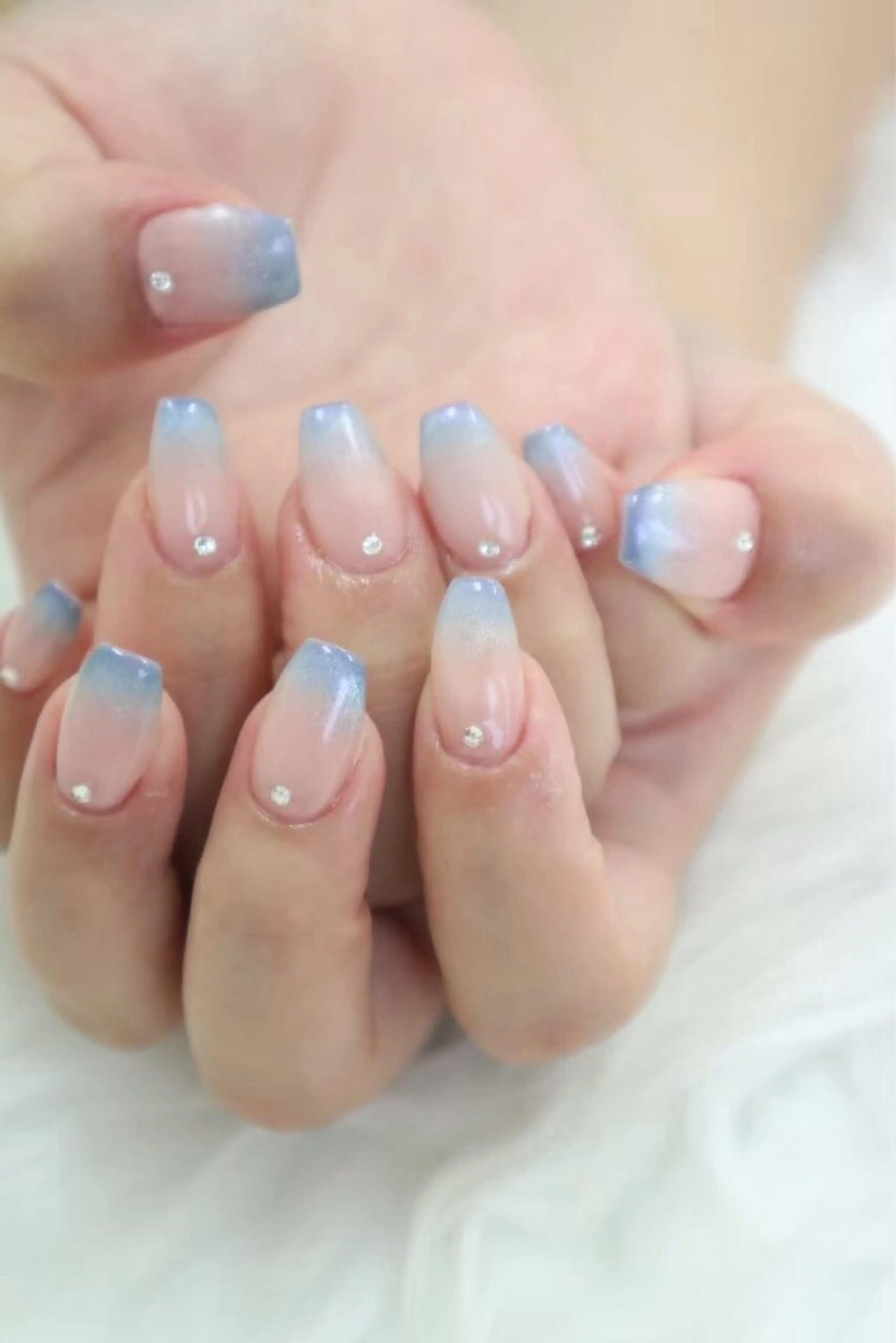 ネイル ブルー フレンチネイル マグネットネイル マグネットフレンチ カラーズビューティサロン所属・ツノスエアヤカ ／つののネイルデザイン