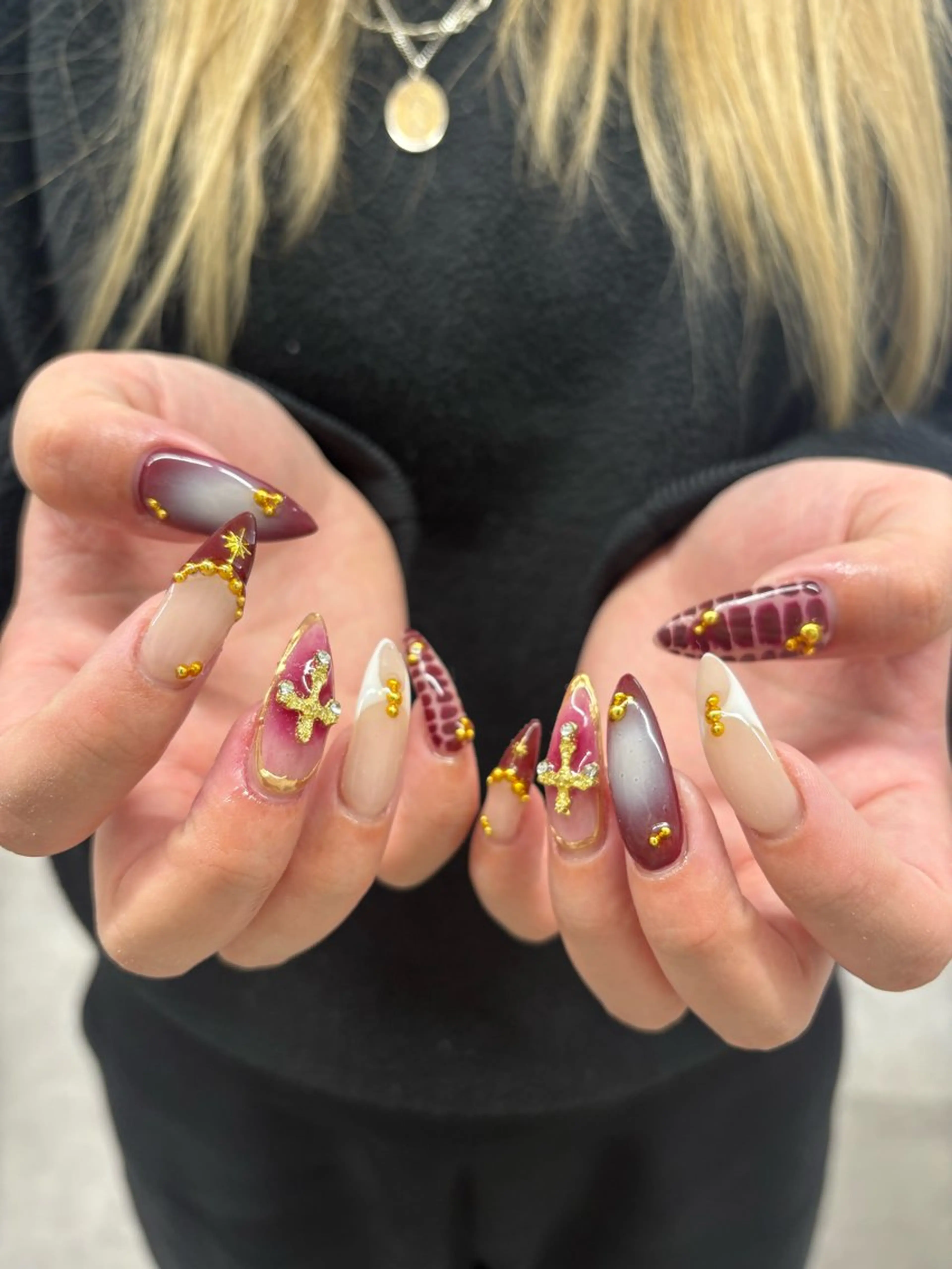 ネイル ハンドネイル yuria 🎀海外ネイル🌺のネイルデザイン