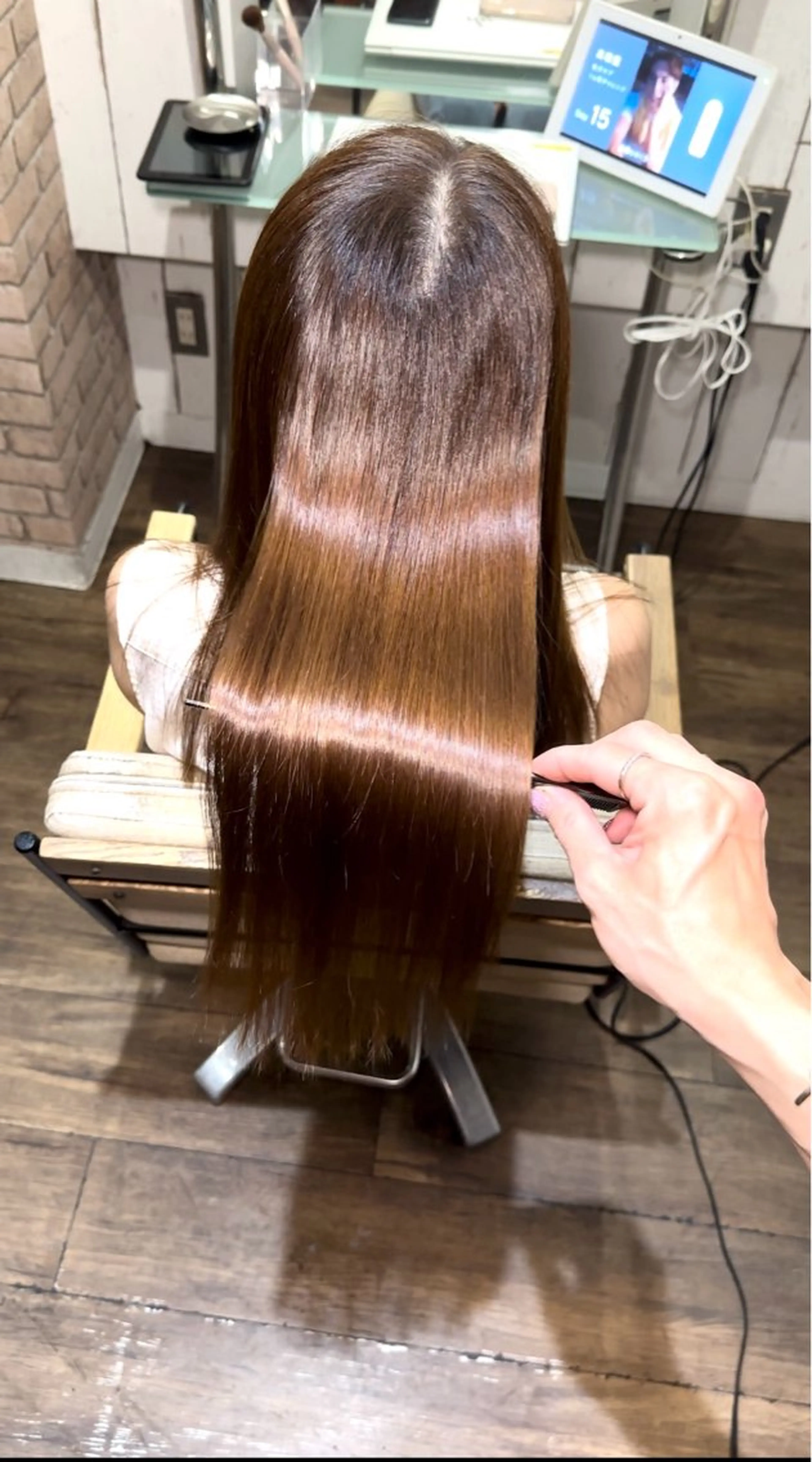 ロング カラー ヘアアレンジ カット ヘアカラー トリートメント MiU所属・韓国×髪質改善×美髪 縮毛矯正×レイヤーのヘアスタイル