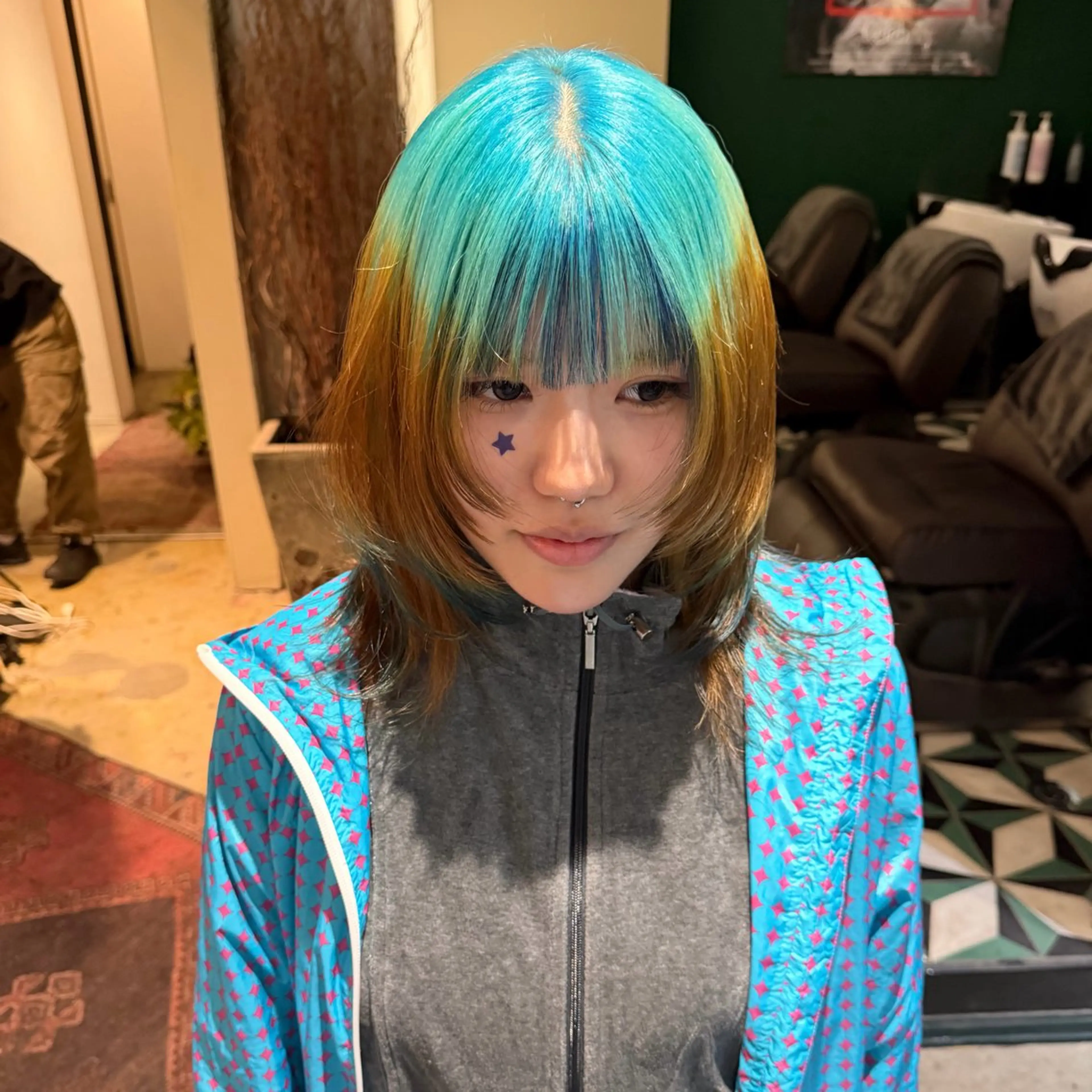 ミディアム カラー もりやま りりかのヘアスタイル