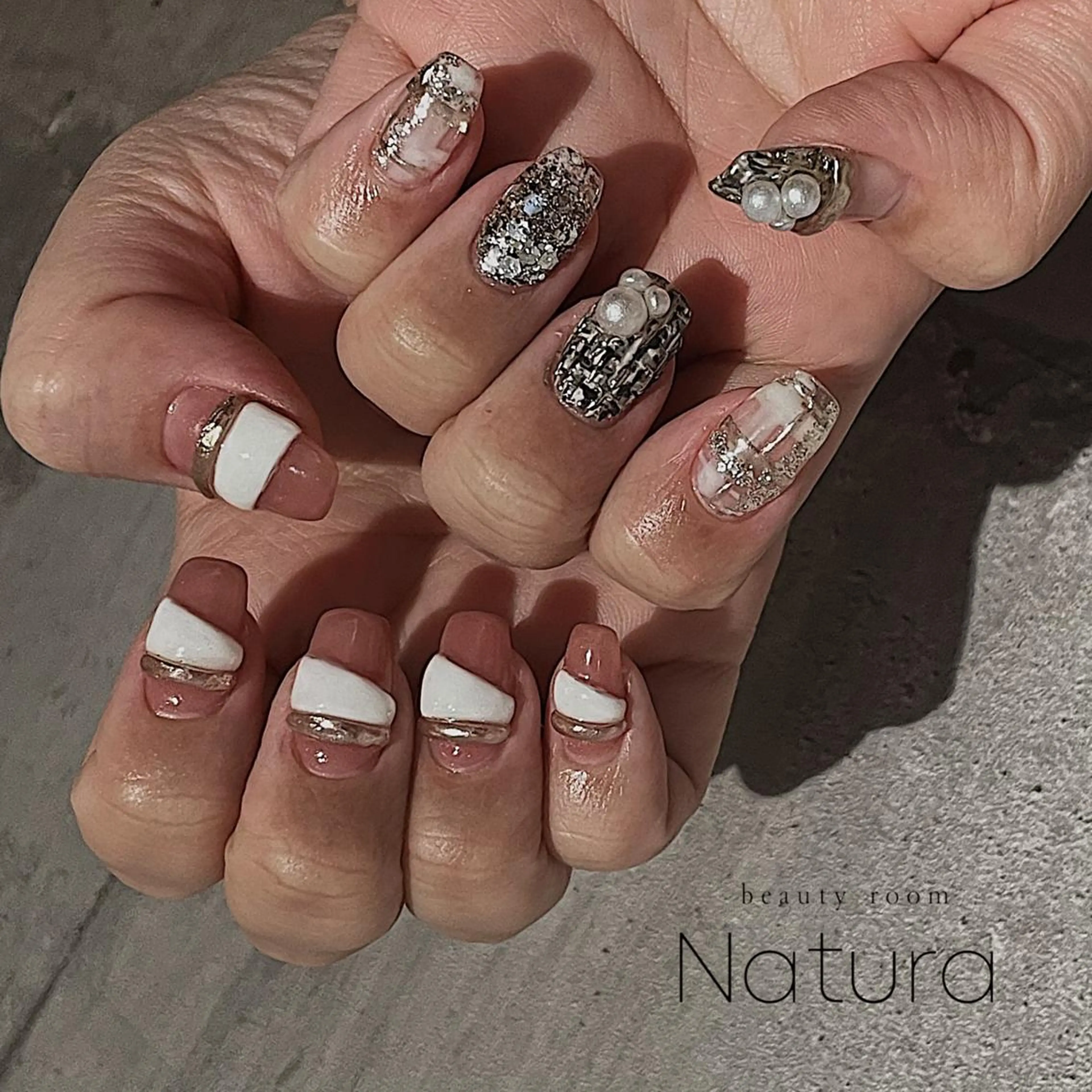 ネイル マツエク・マツパ アイブロウ ハンドネイル beautyroom Naturaのネイルデザイン