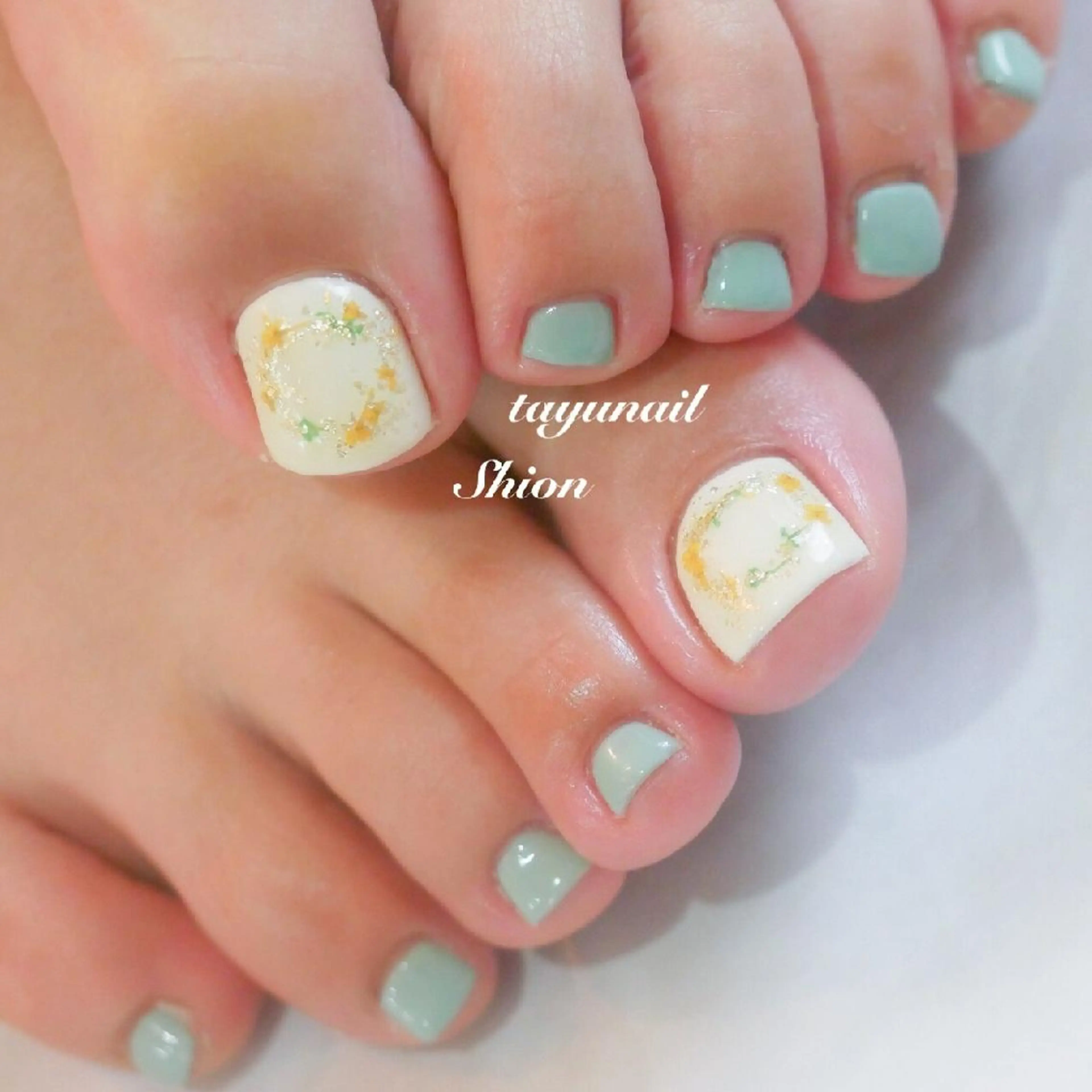 ネイル アートネイル ブルー フラワーネイル フットネイル ジェルネイル ネイルサロン・ネイルスクール　たゆnail所属・ネイルサロン 【たゆnail】のネイルデザイン