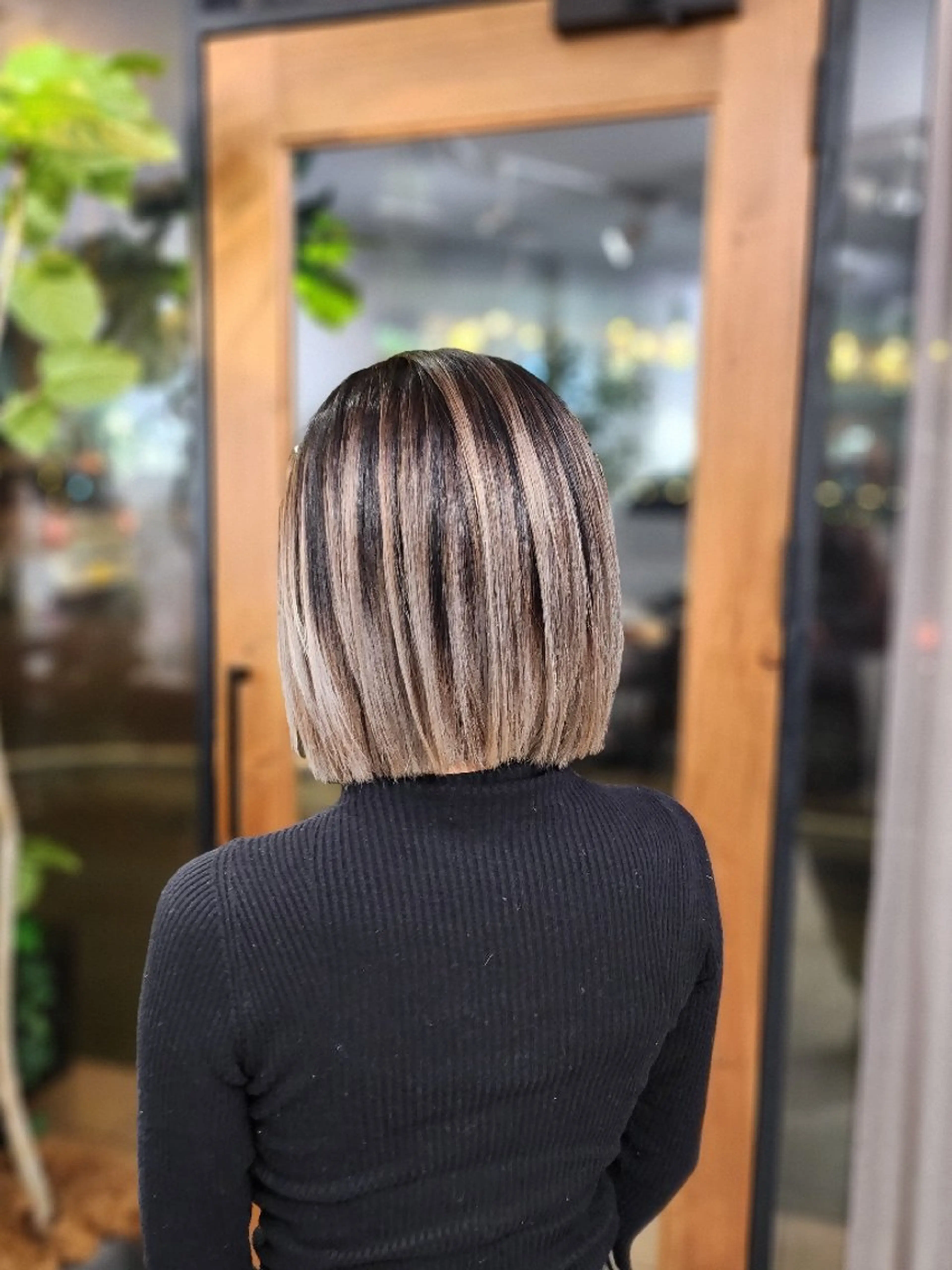 ショート カラー バレイヤージュ レイヤーカット LUANAhair所属・金田 拓也のヘアスタイル