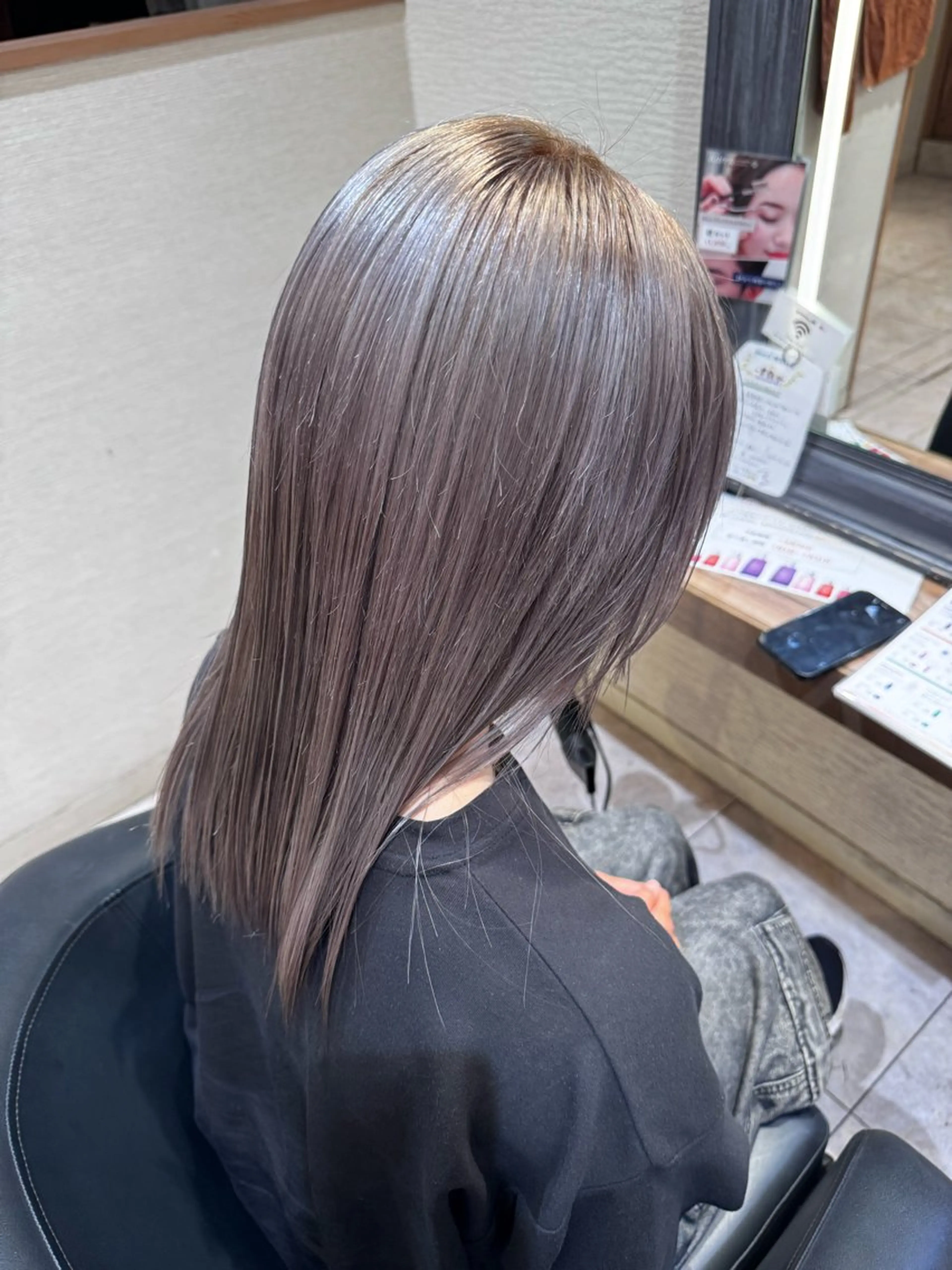 セミロング ヘアカラー 🐺ウルフ× ハイトーン🐺MOEのヘアスタイル