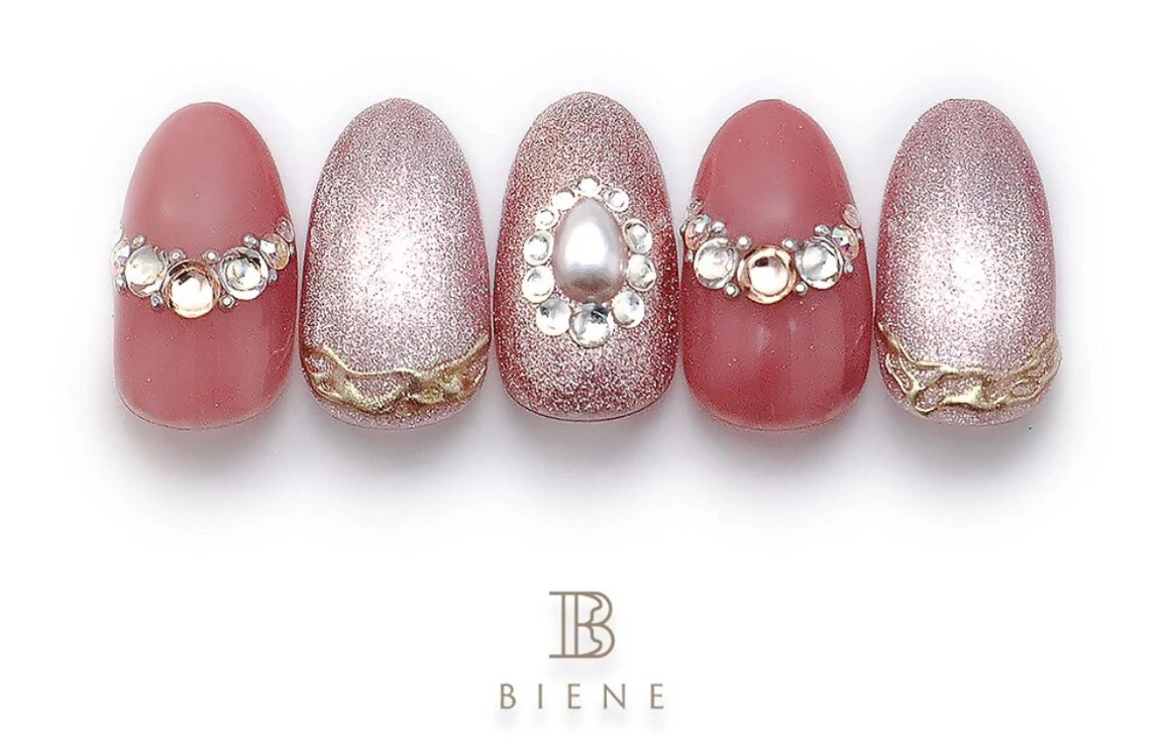 ネイル ネイルサロンBIENE所属・相澤 理蘭のネイルデザイン