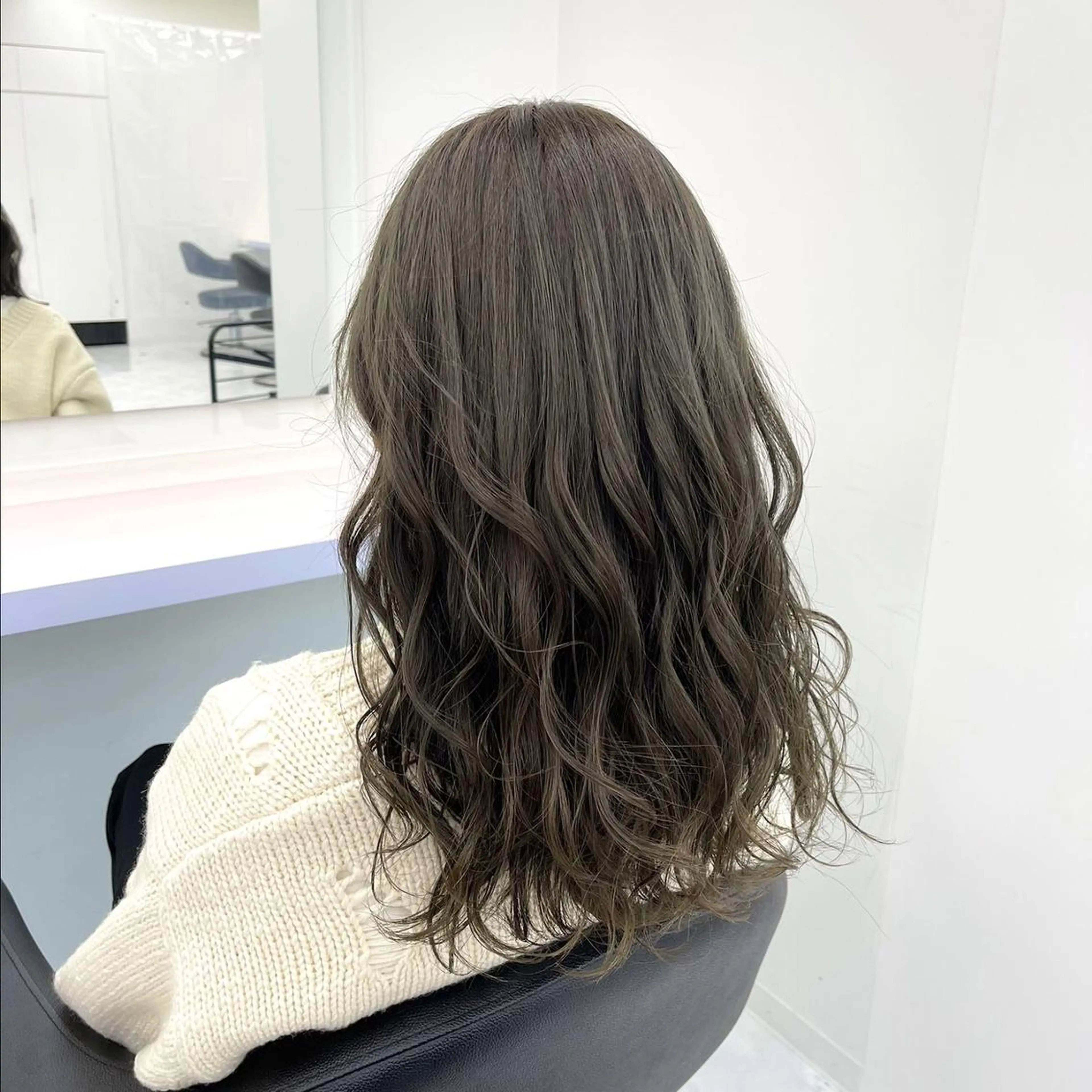 ロング カラー EMIL/上野駅近 /ブリーチ縮毛矯正のヘアスタイル