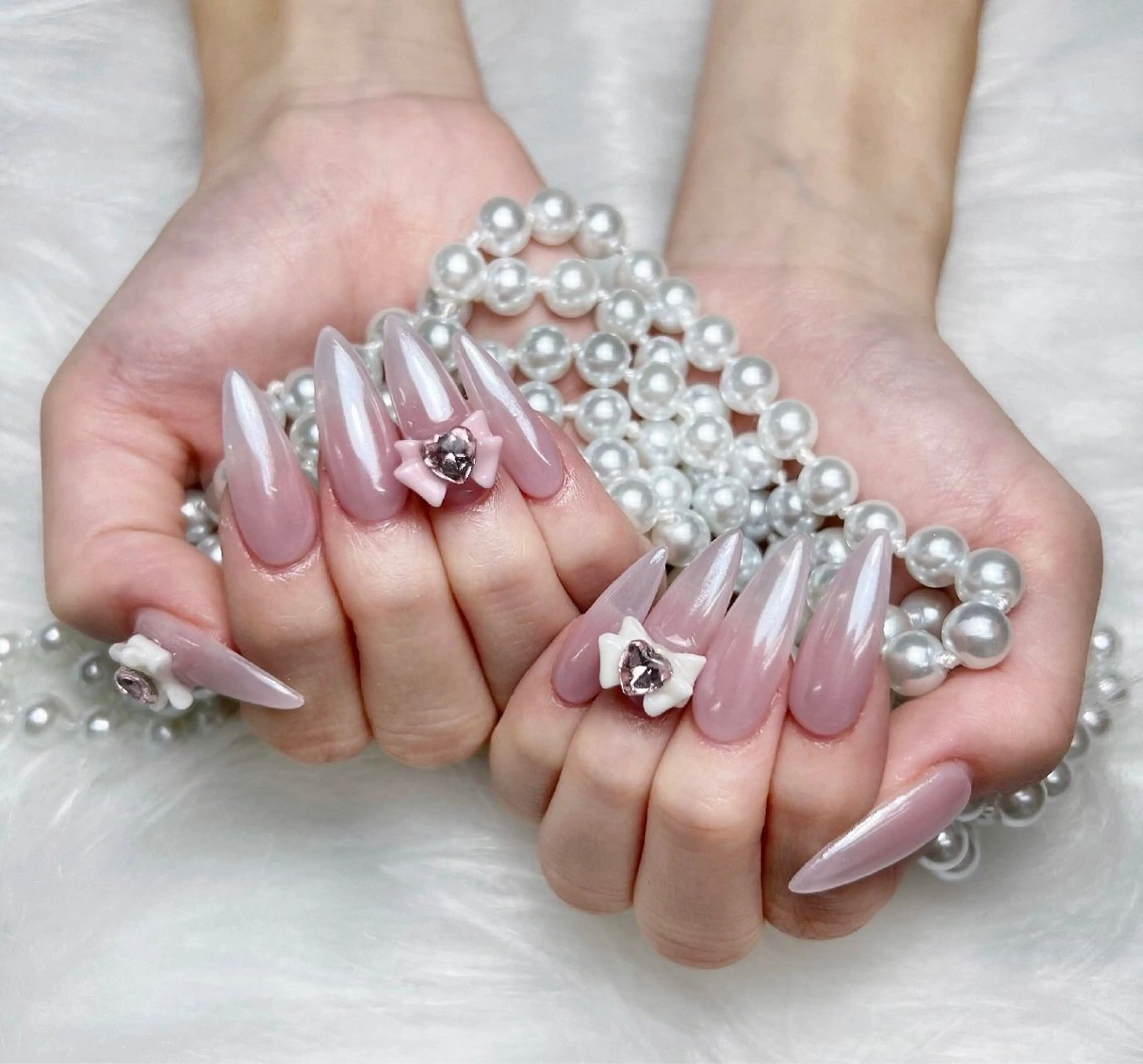 マグネットネイル✨パウダーネイル+2個パーツ無料or2 本埋めつくし (カラー2色まで)※オフ無料の写真