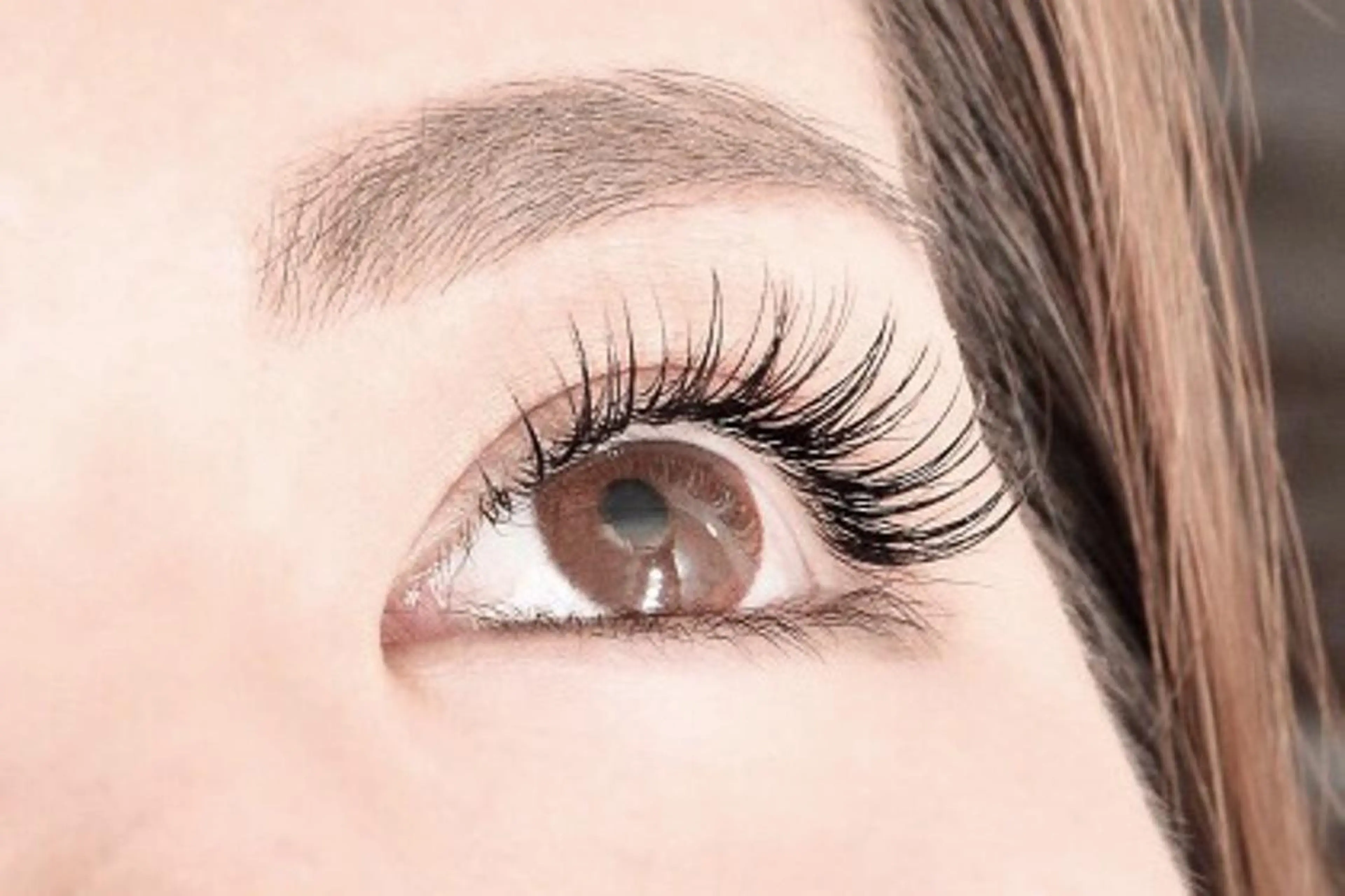 マツエク・マツパ 向井 萌華の眉毛・アイブロウイメージ