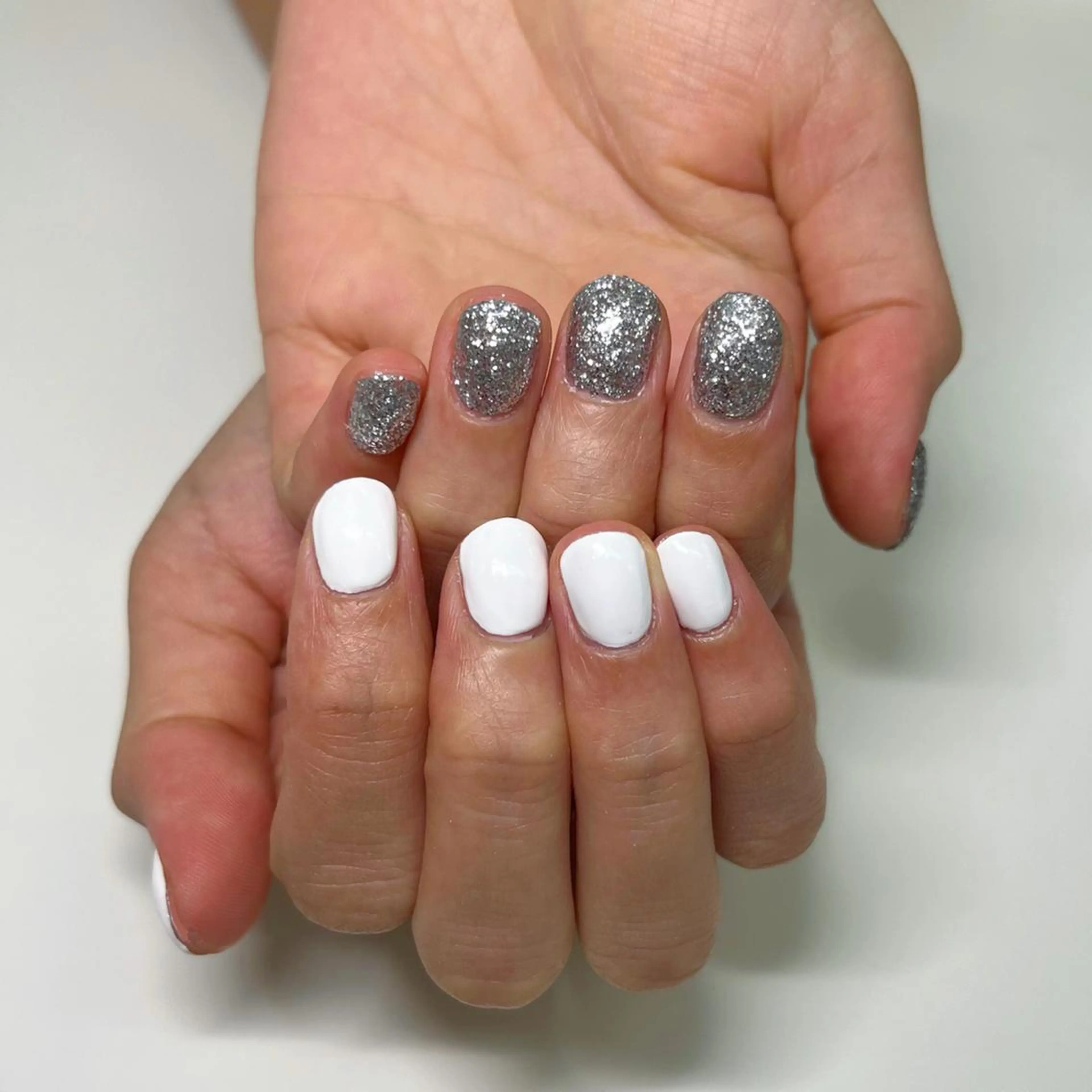 ネイル ホワイト 🫧ナオ🫧 /韓国 ヘア/ マンツーマンのヘアスタイル