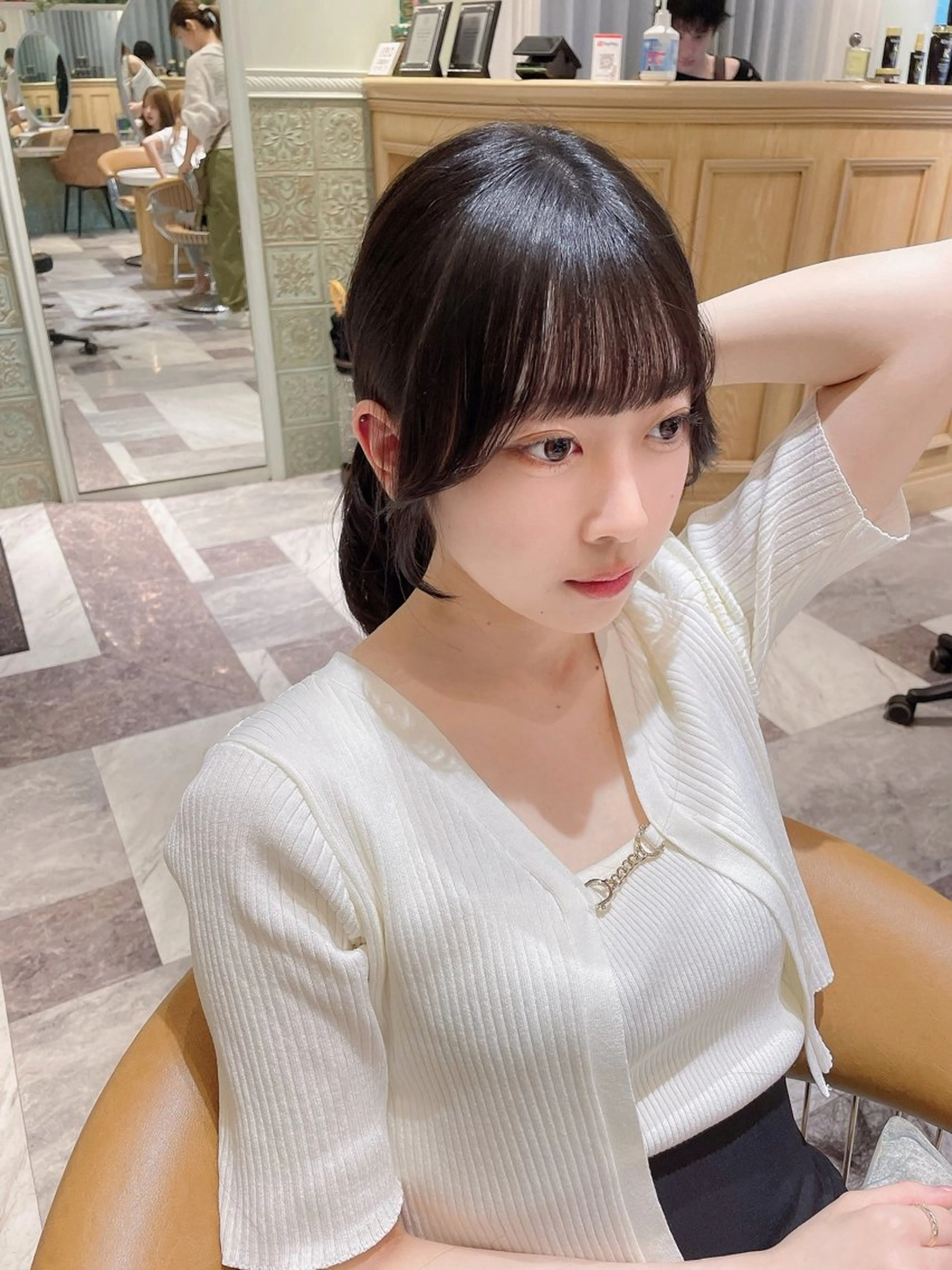 セミロング カラー ベージュカラー 黒髪 ブリーチ ブルーカラー ブルーブラック カット ヘアカラー トリートメント 木屋元一/透明感 /レイヤー/顔まわりのヘアスタイル