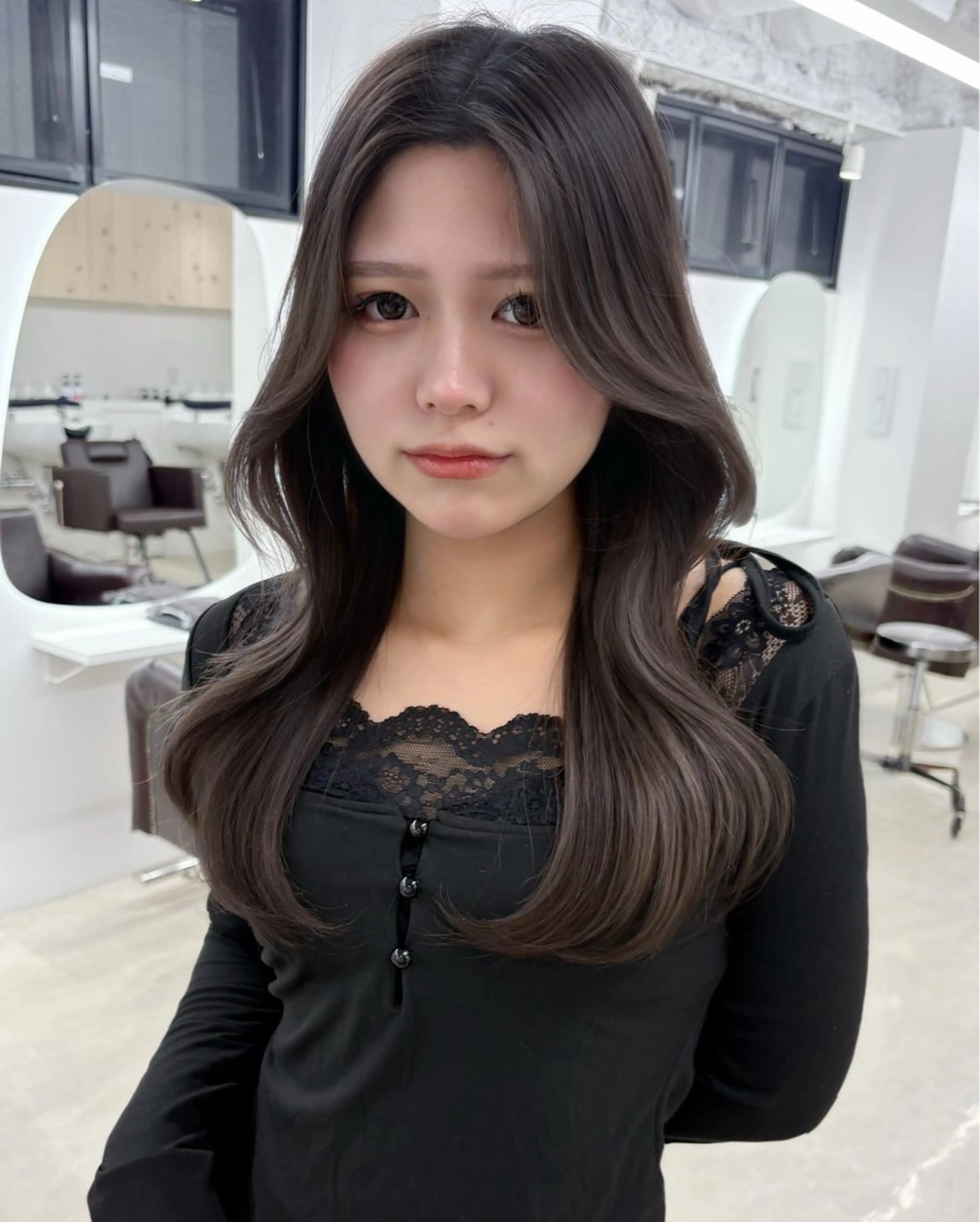 セミロング カラー カット ヘアカラー トリートメント ヘアセット 新宿/韓国ヘア/ 髪質改善ストレートのヘアスタイル