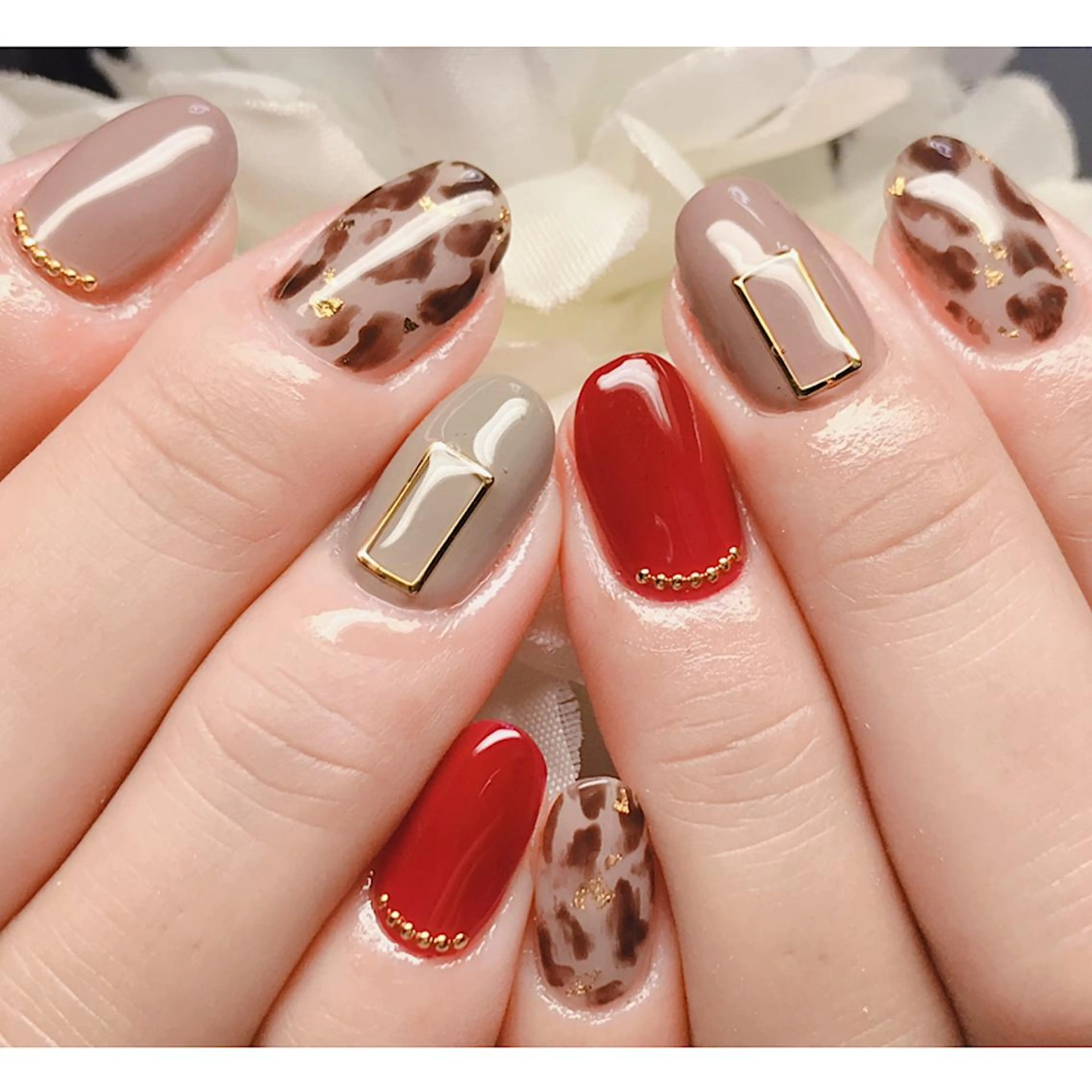 ネイル アニマル柄 アートネイル フレンチネイル グラデーション キラキラネイル Ｎail Ｓalon ertiのネイルデザイン