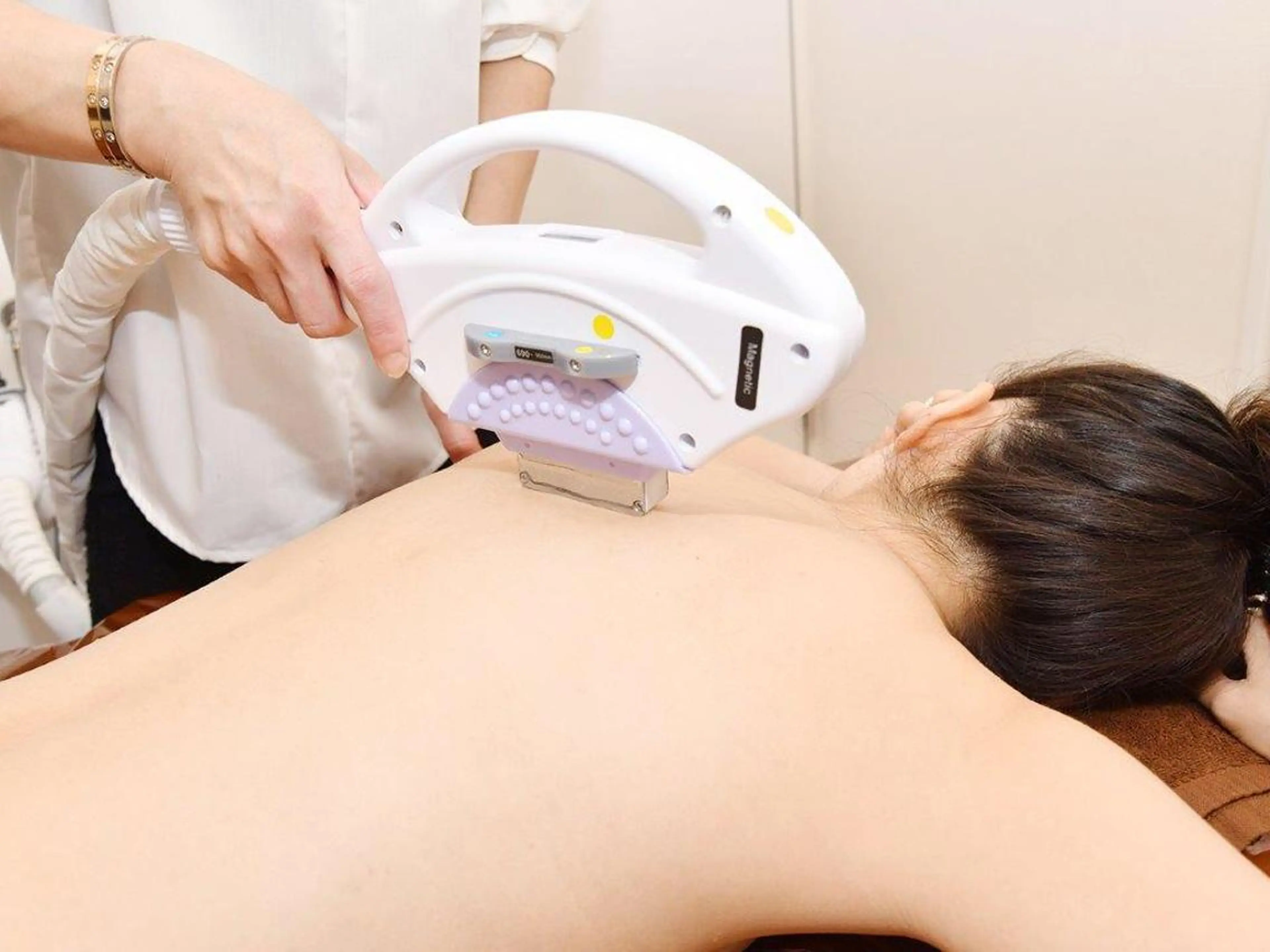 当店人気No１☆【女性：完全都度払い】全身脱毛 (顔+VIO込)1回10000円の写真