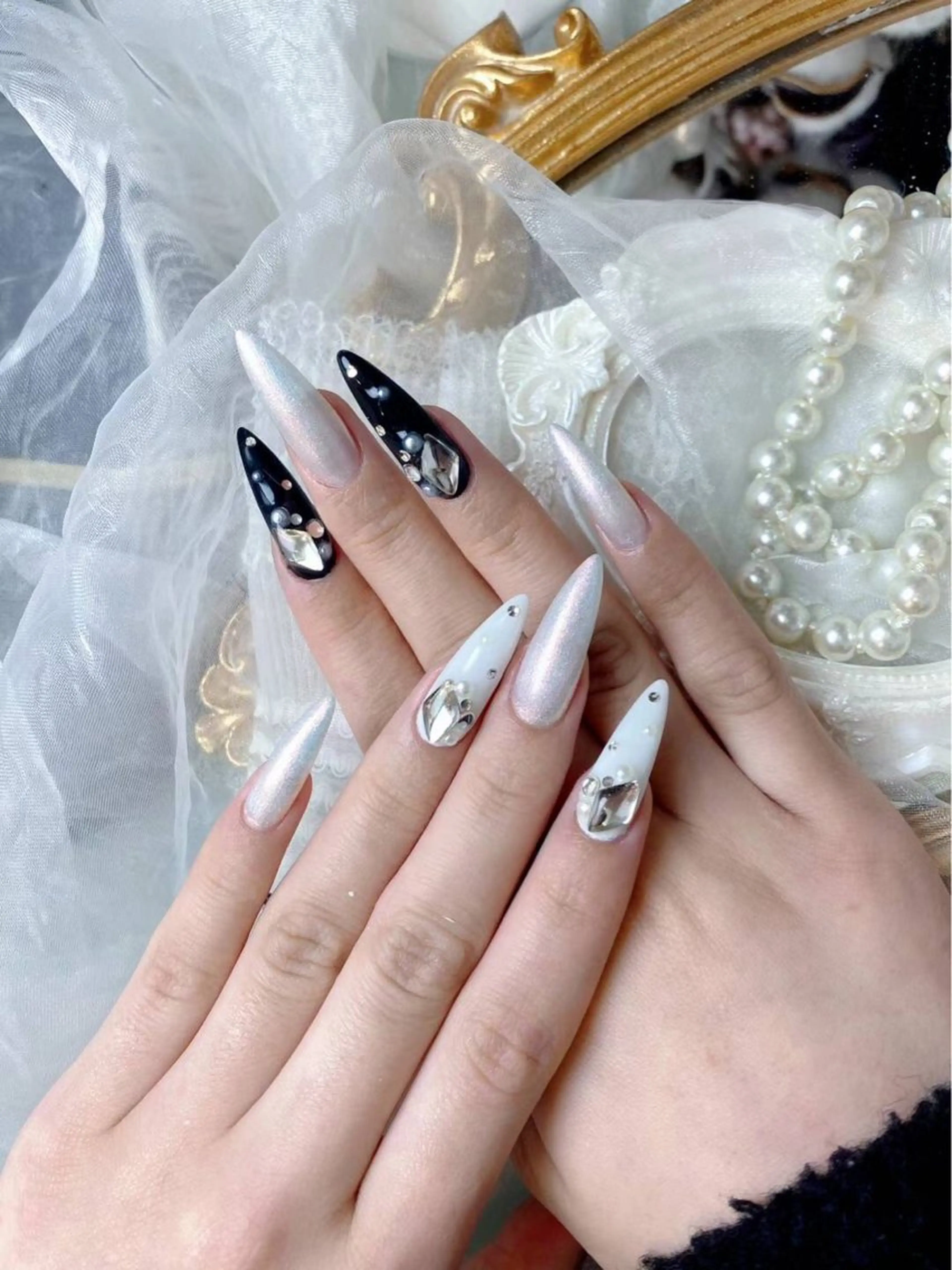 ネイル アートネイル フラワーネイル フットネイル ジェルネイル キラキラネイル Babarla　Nail　Salon所属・babarla Nailのネイルデザイン