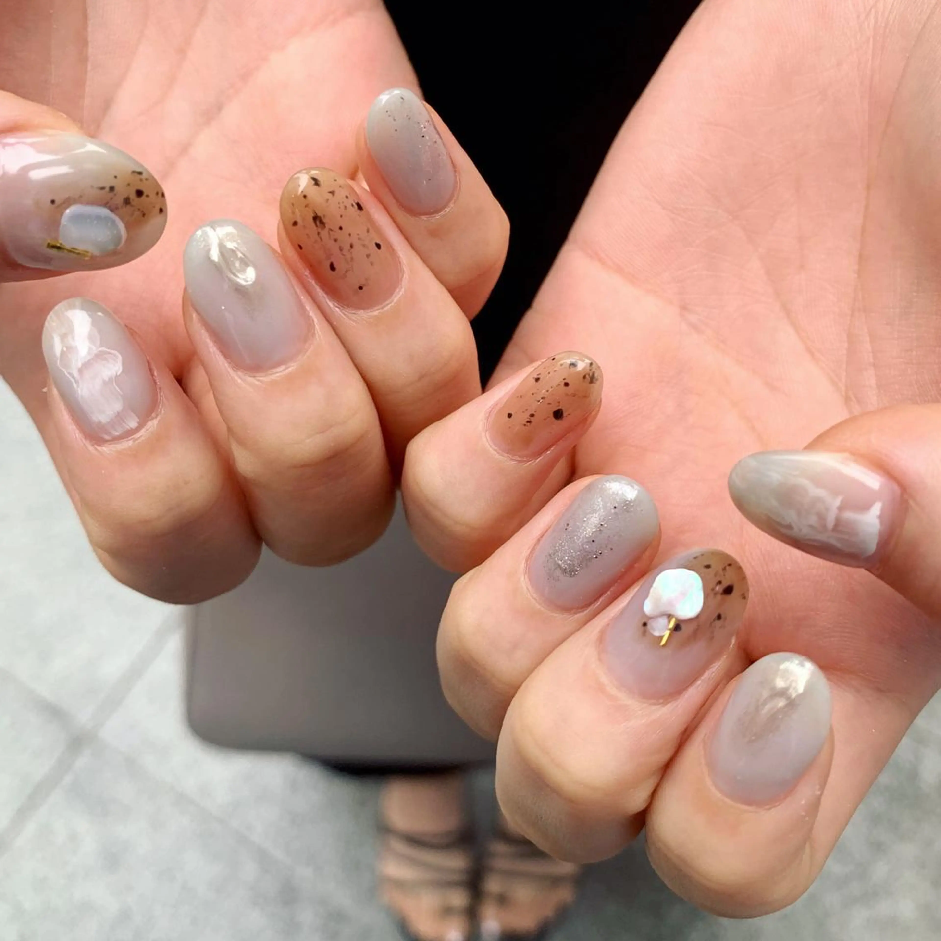 ネイル べっ甲ネイル 山藤 萌永のネイルデザイン