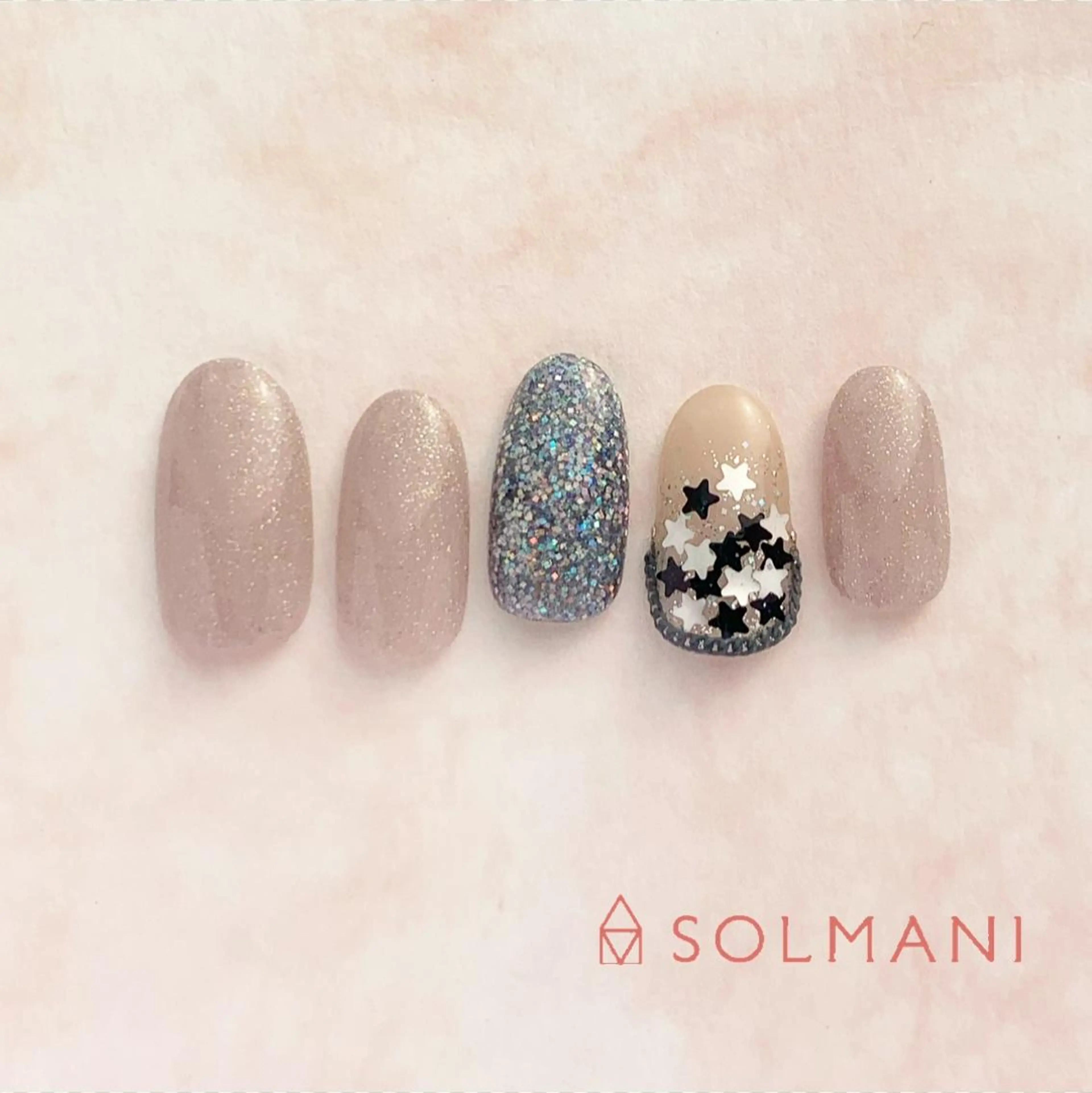 ネイル SOLMANI 予約担当のネイルデザイン
