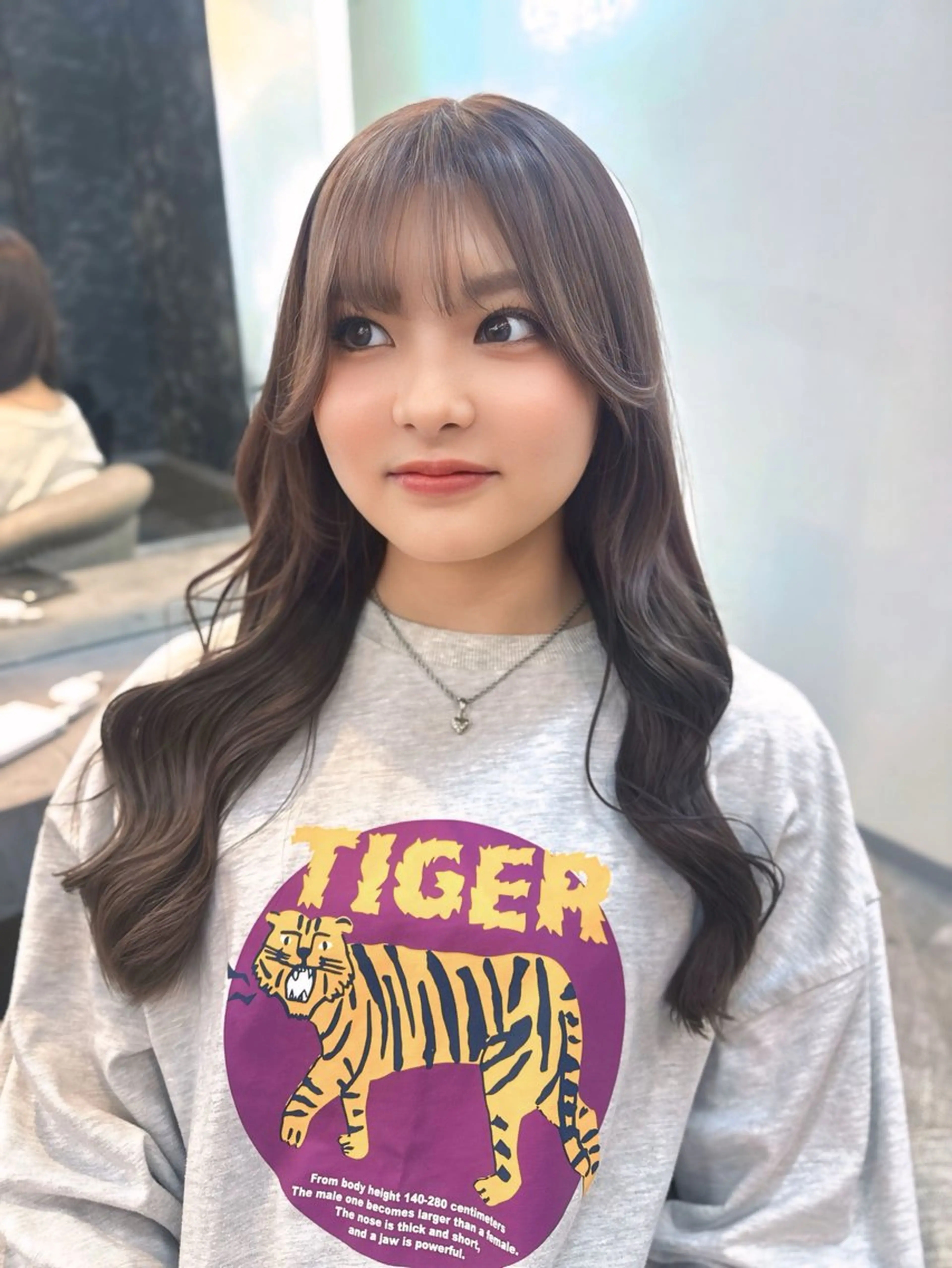 ロング ラベンダーベージュ 学生 韓国風ヘア カット 🦋ami/浦和 ブリーチカラー🦋のヘアスタイル