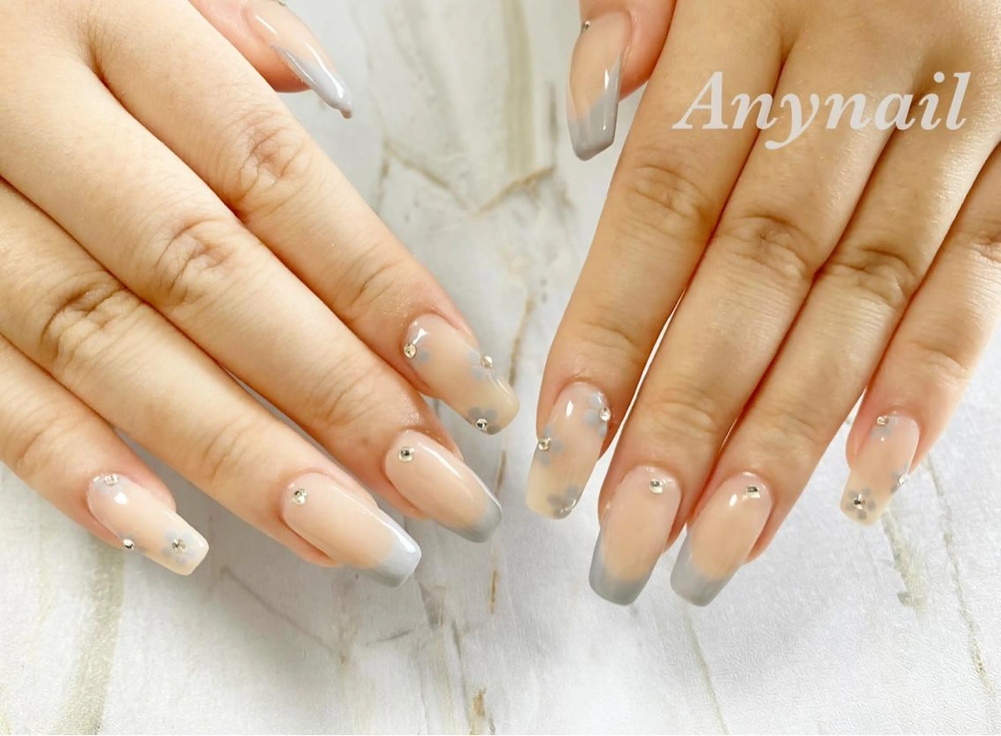 ネイル ブルー フラワーネイル フレンチネイル オフィスネイル ハンドネイル 岩澤 恵子のネイルデザイン