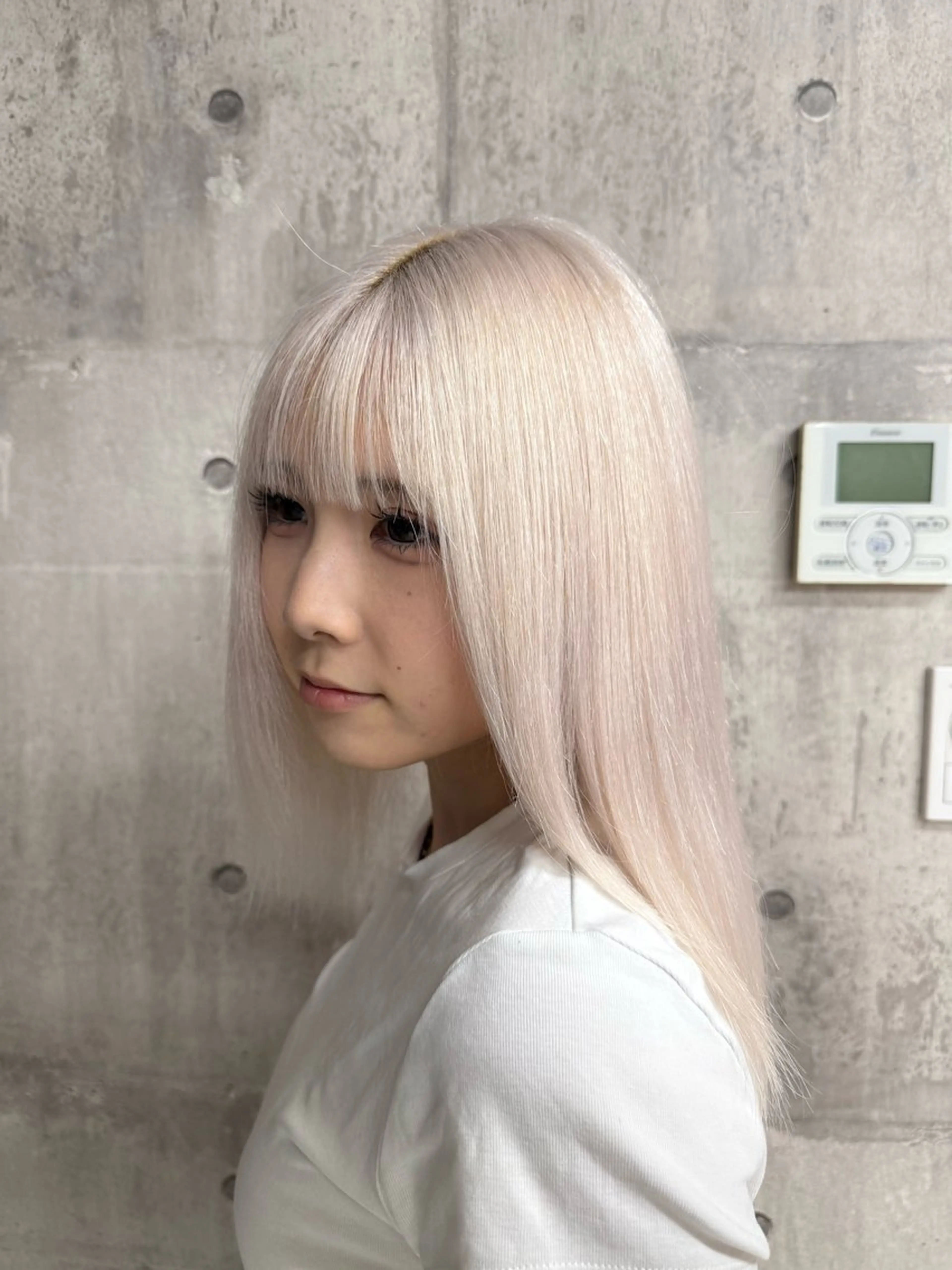 ロング カラー ベージュカラー ブリーチ ブロンド ミルクティーベージュ ピンクカラー ヘアカラー ハイトーン特化/ 複雑履歴修正/拓真のヘアスタイル