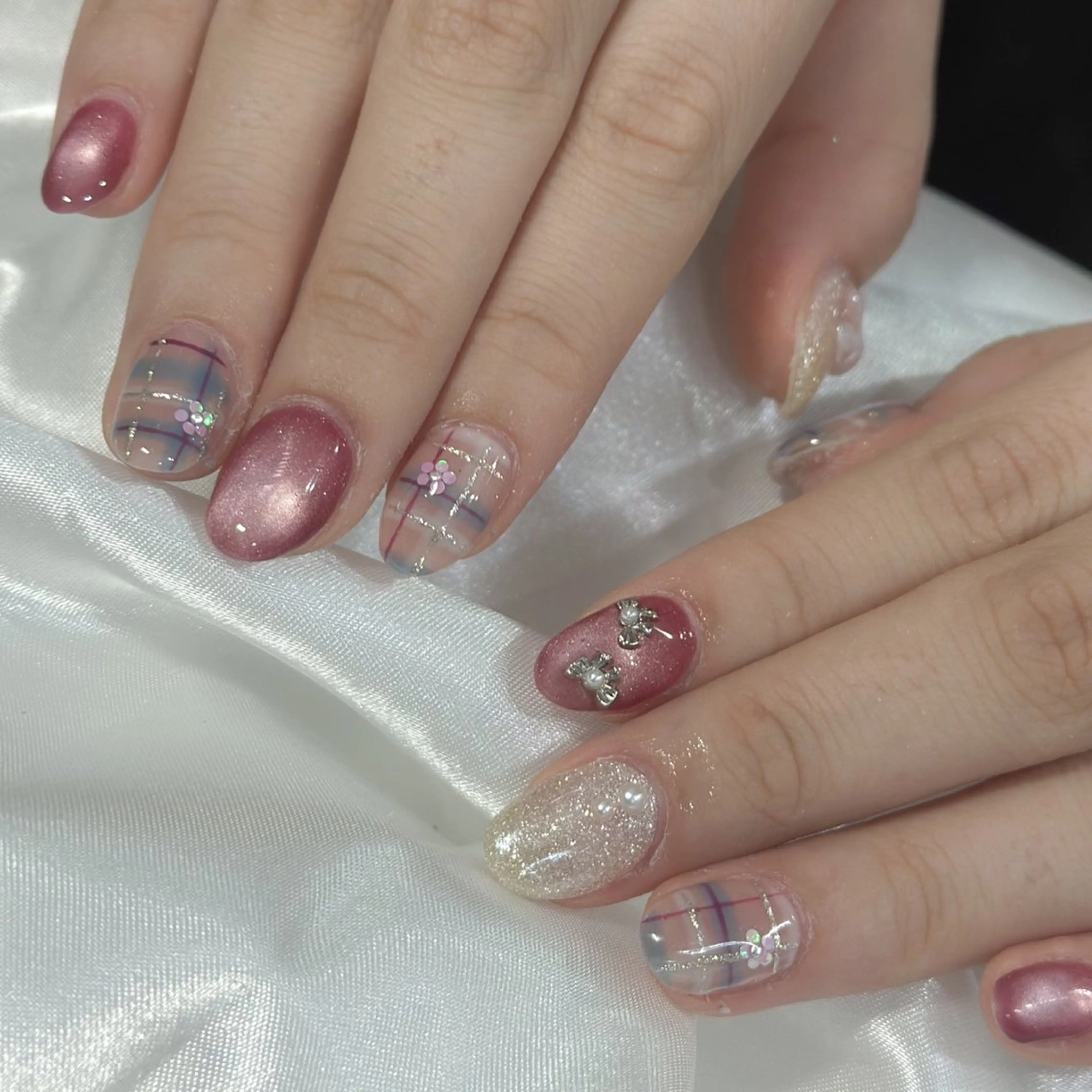 ネイル ハンドネイル フットネイル LAVISH nanamiのネイルデザイン