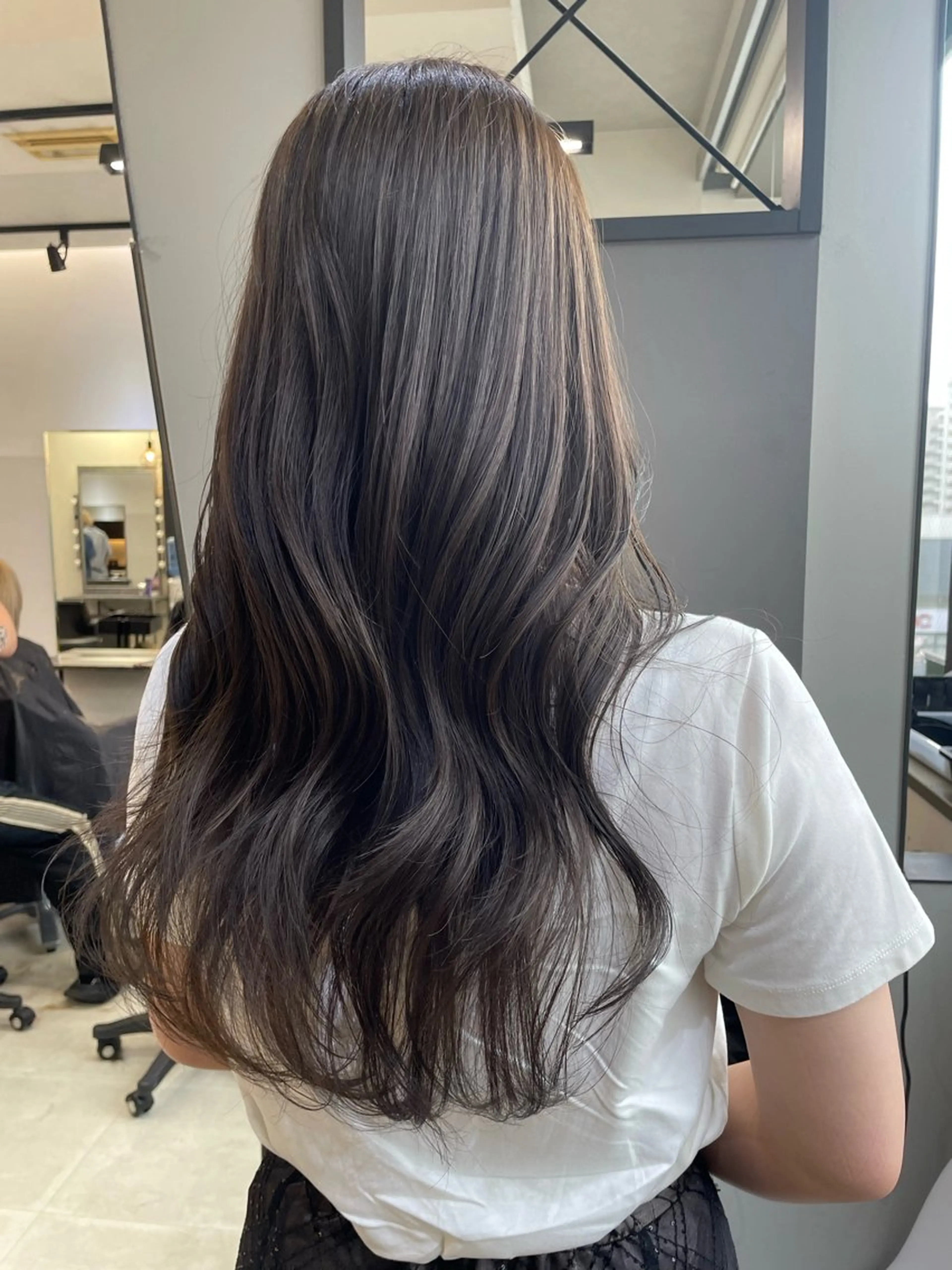 ロング カラー AIRI layer cut hairのヘアスタイル