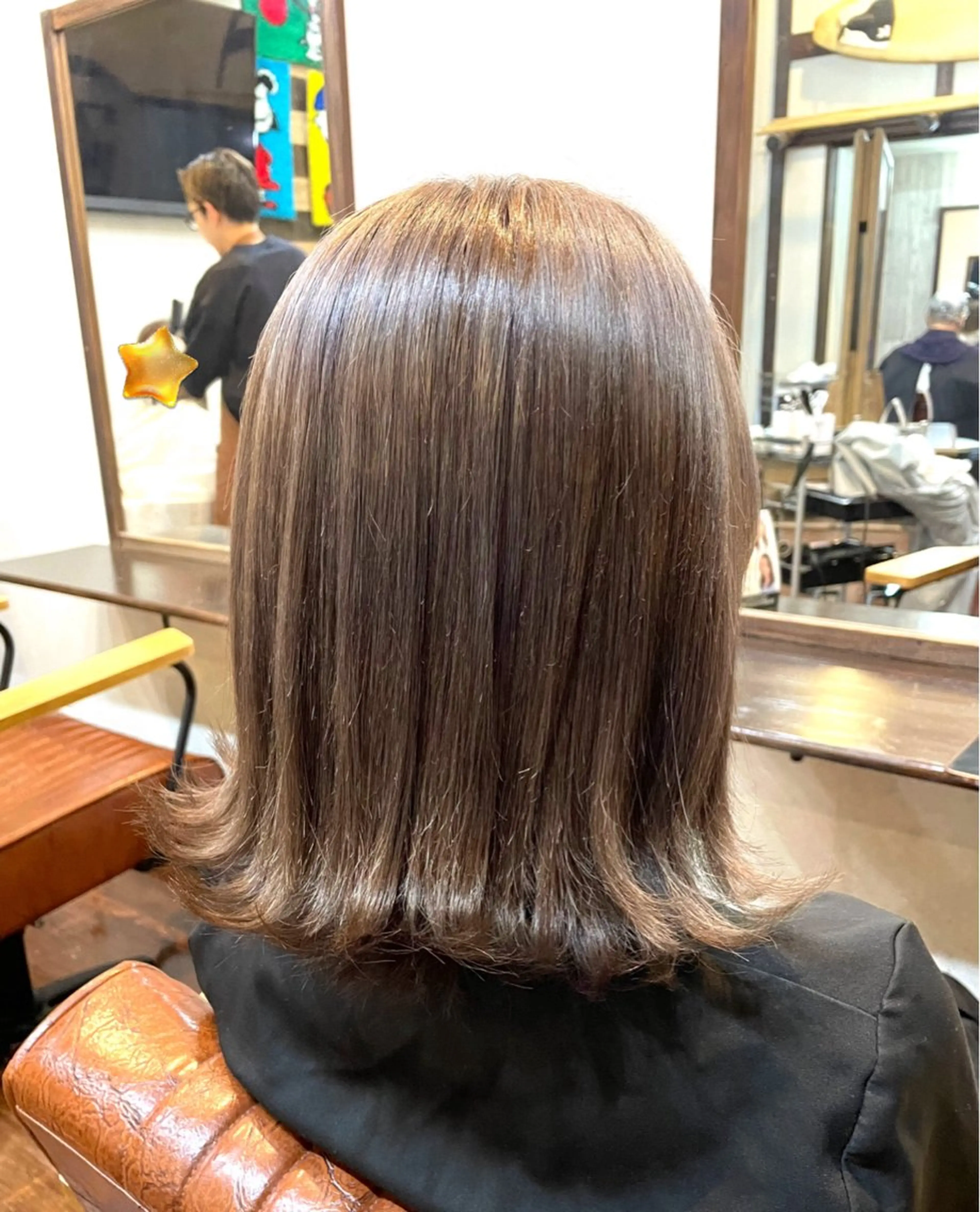 ミディアム カラー ベージュカラー ブリーチ ボブ 外ハネヘア メンズ大歓迎 ★feniceのヘアスタイル