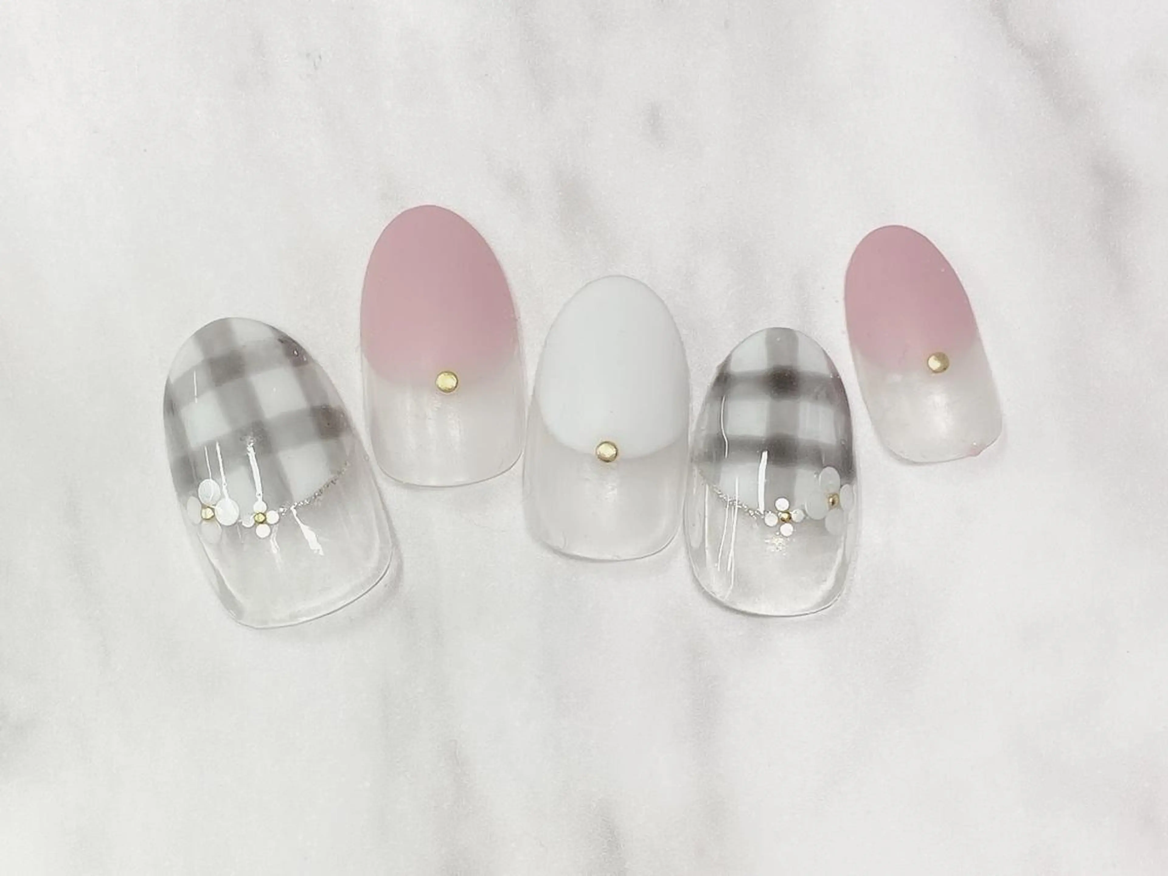 ネイル ネイルPetit Ribbonのネイルデザイン