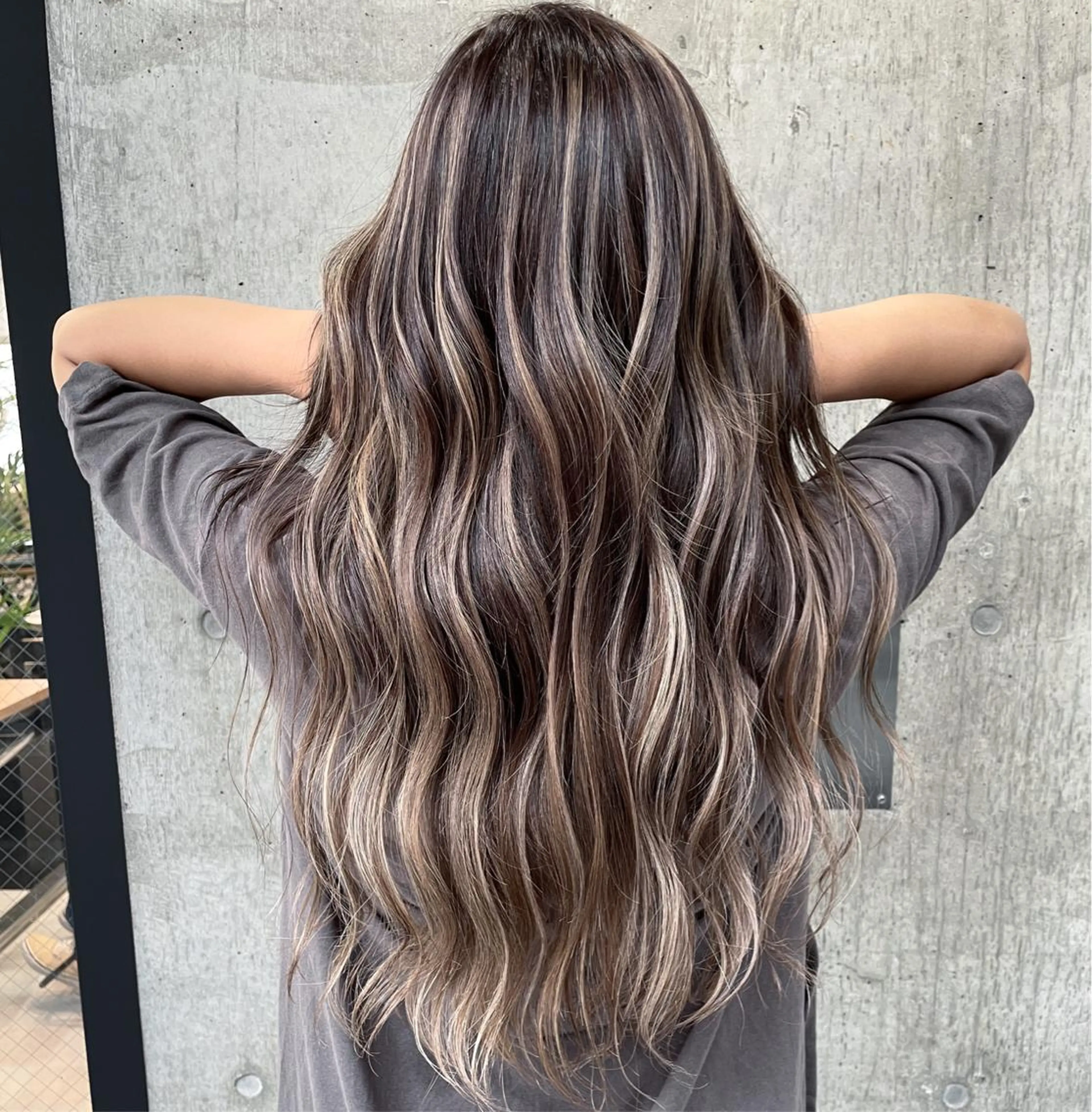 ロング カラー バレイヤージュ レイヤーカット ヘアカラー トリートメント 🌺KANA🇺🇸 海外トレンドヘアのヘアスタイル