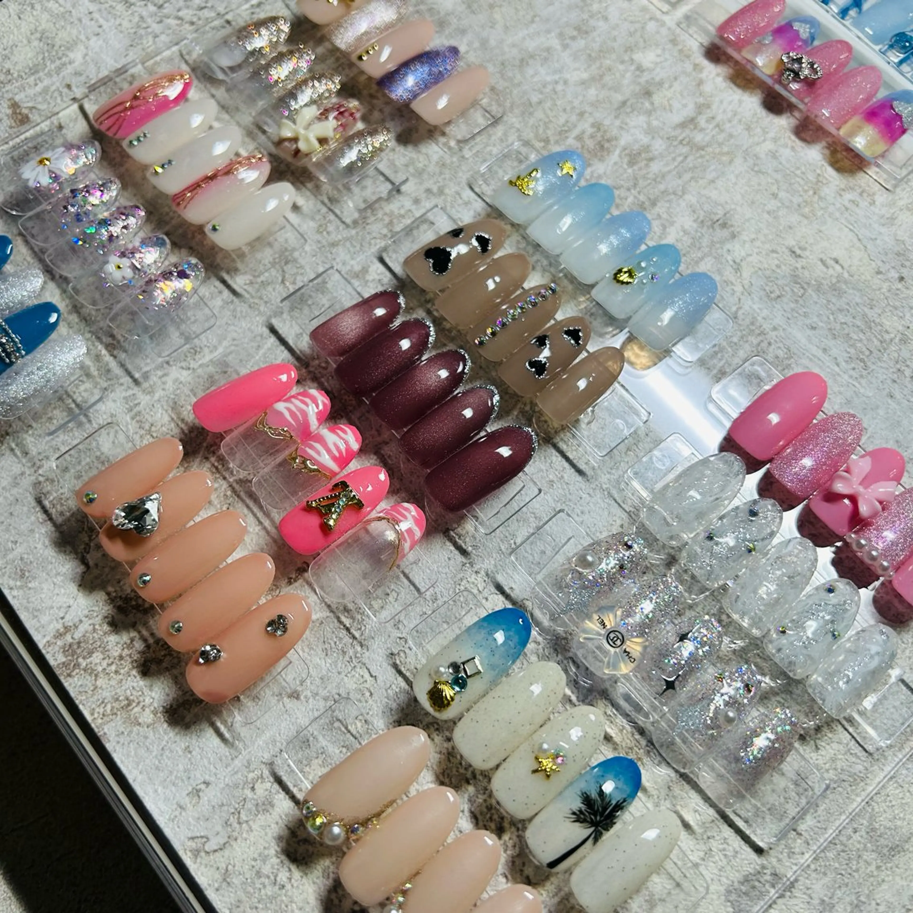 ネイル ハンドネイル フットネイル EMILY  NAIL所属・EMILY NAILのネイルデザイン