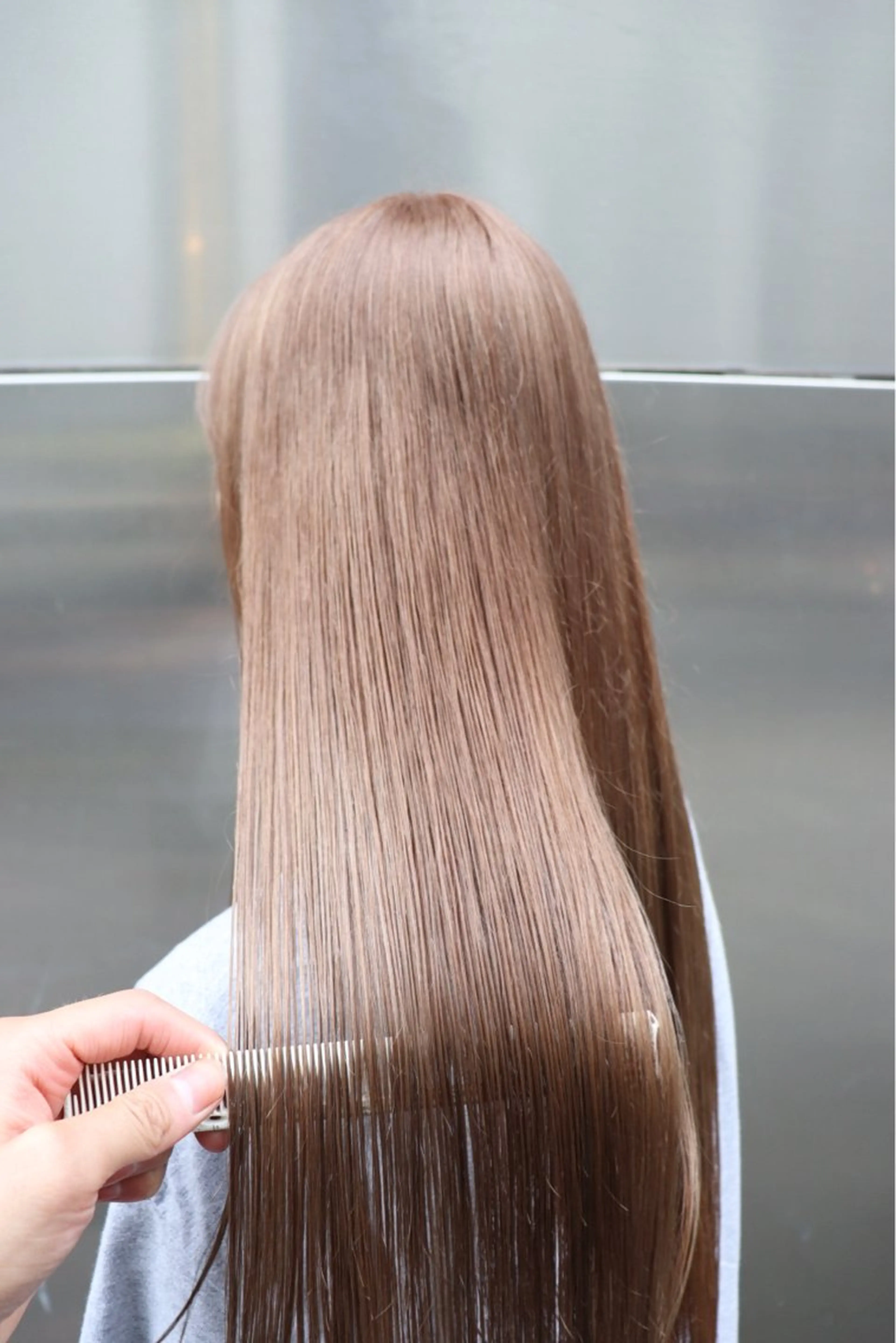 ロング カラー ブリーチ レイヤーカット トリートメント ハイトーン/ 縮毛矯正のヘアスタイル