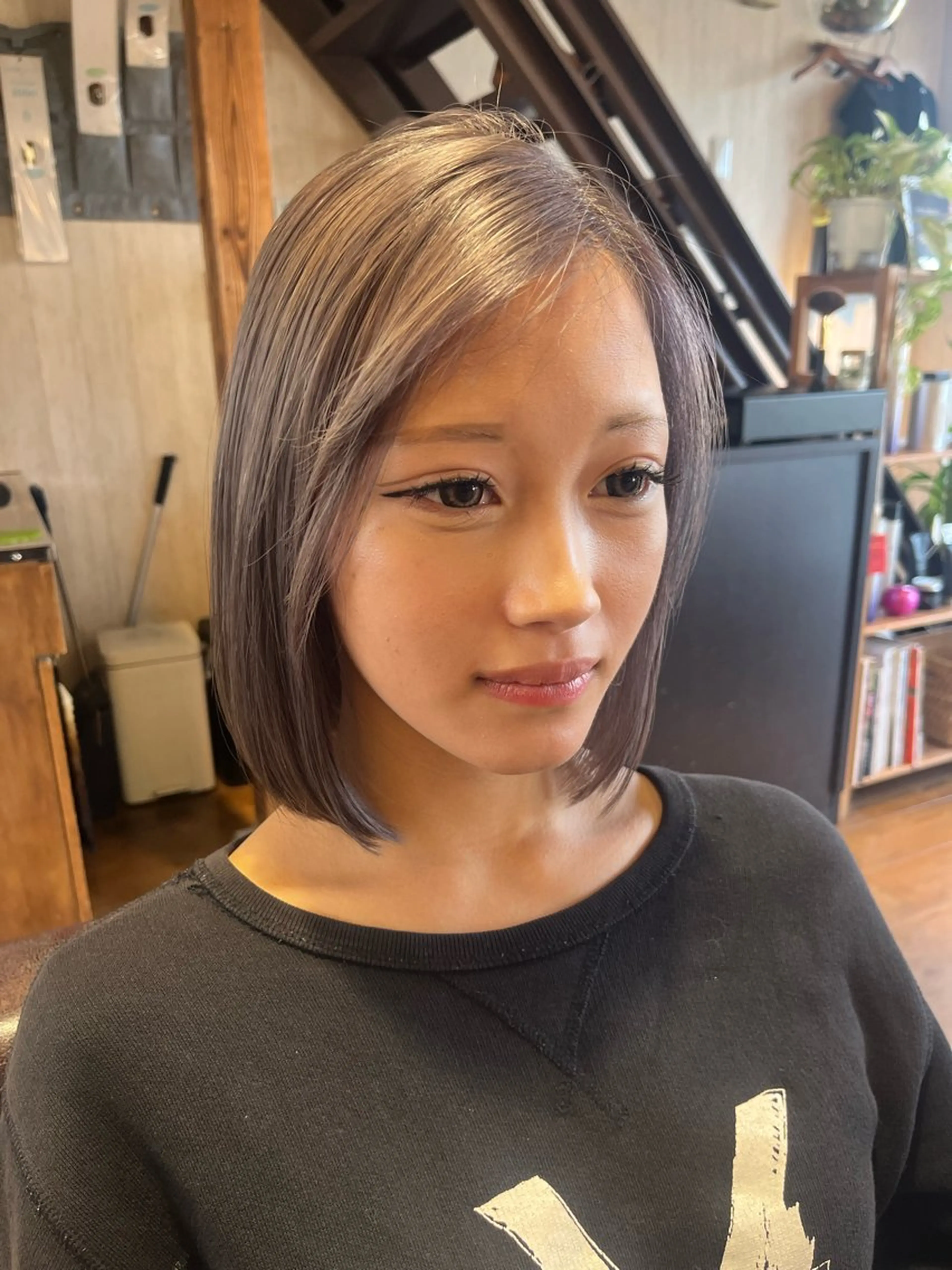 ミディアム ヘアカラー トリートメント SORA所属・. Lｉｅのヘアスタイル