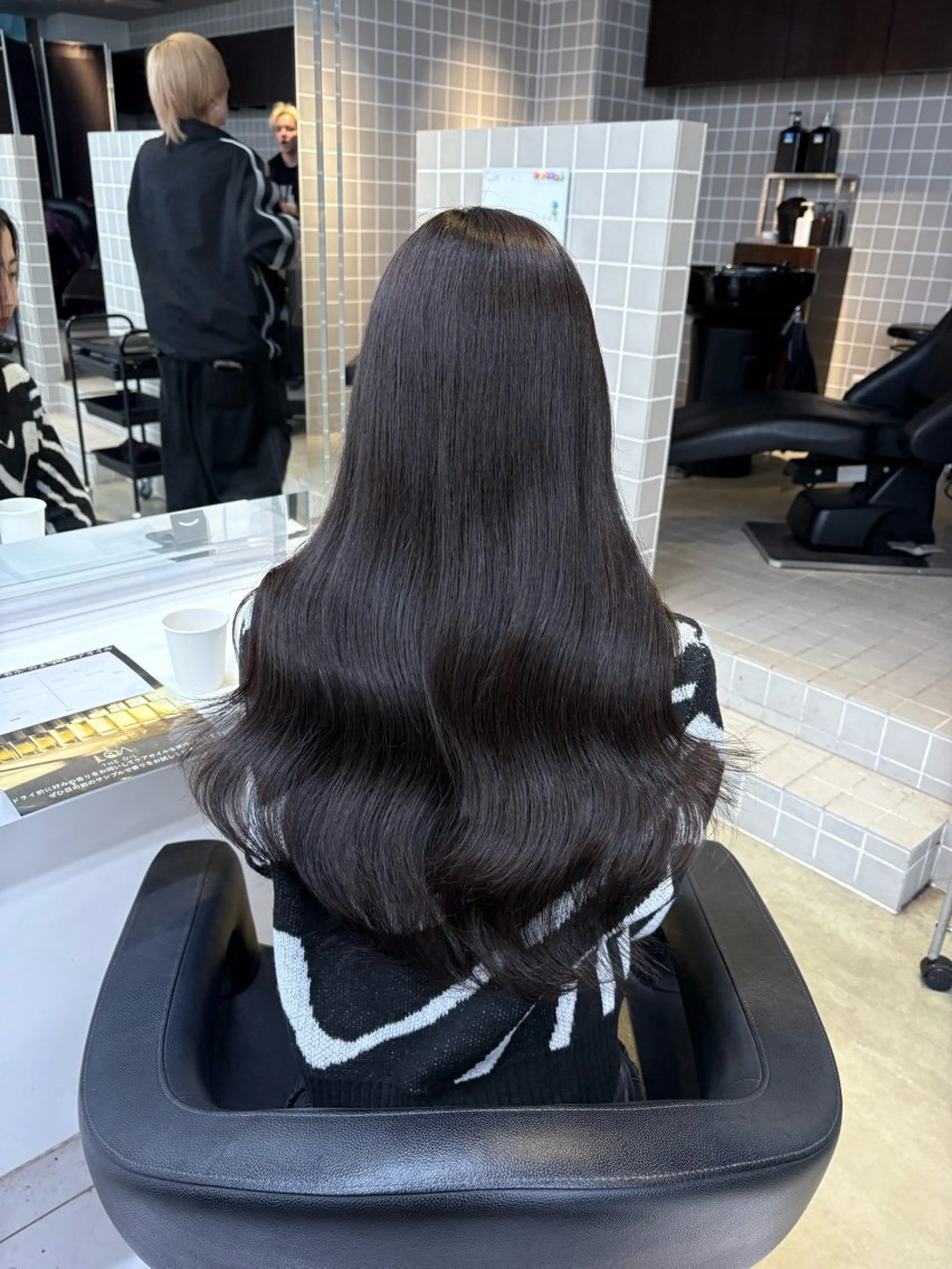 ロング カット ヘアカラー トリートメント ヘッドスパ ヘアセット 寒色＆ブリーチ特化 寒色MiOのヘアスタイル