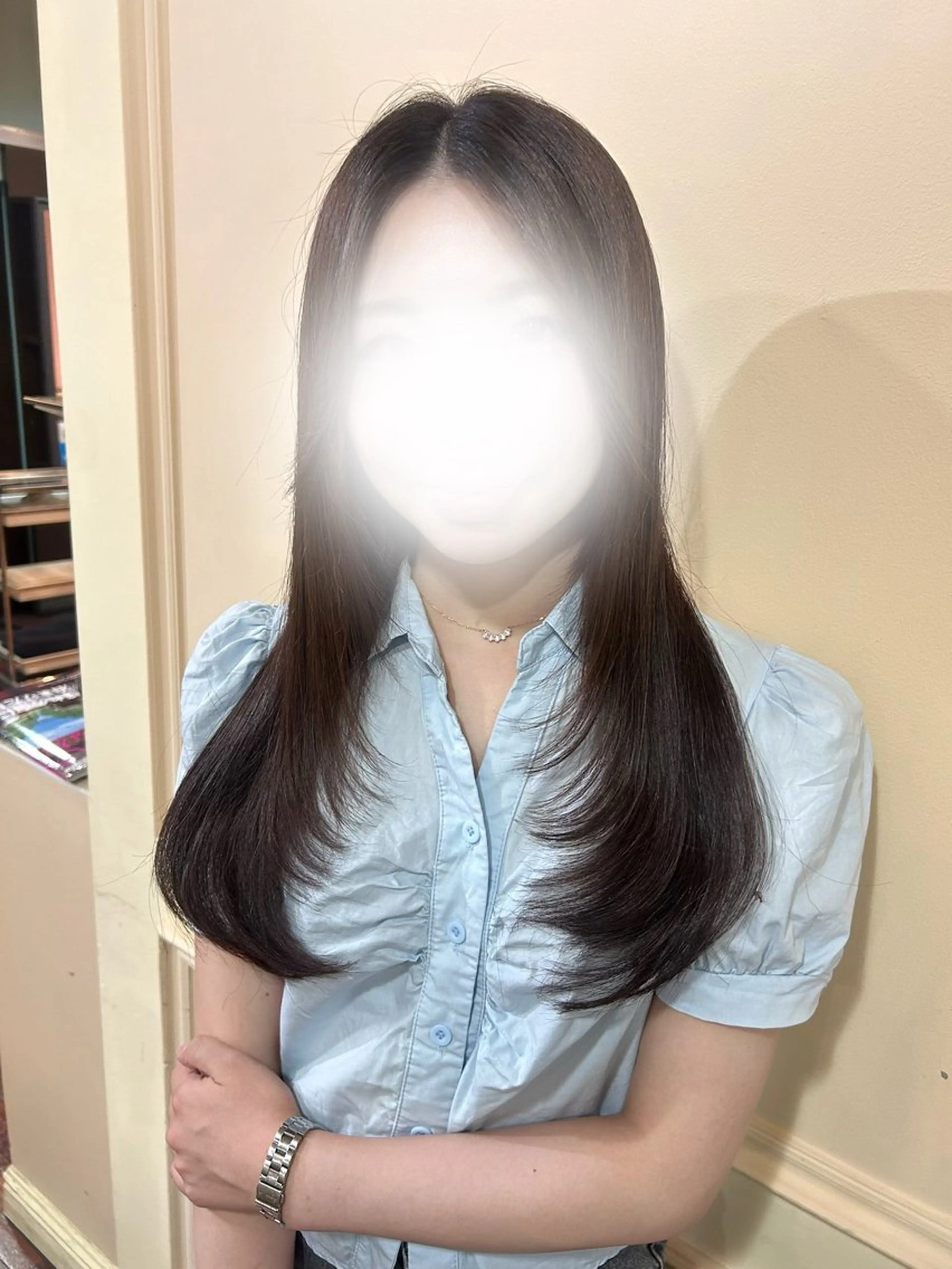 ロング カラー レイヤーカット 'AXISガスビル Rinのヘアスタイル