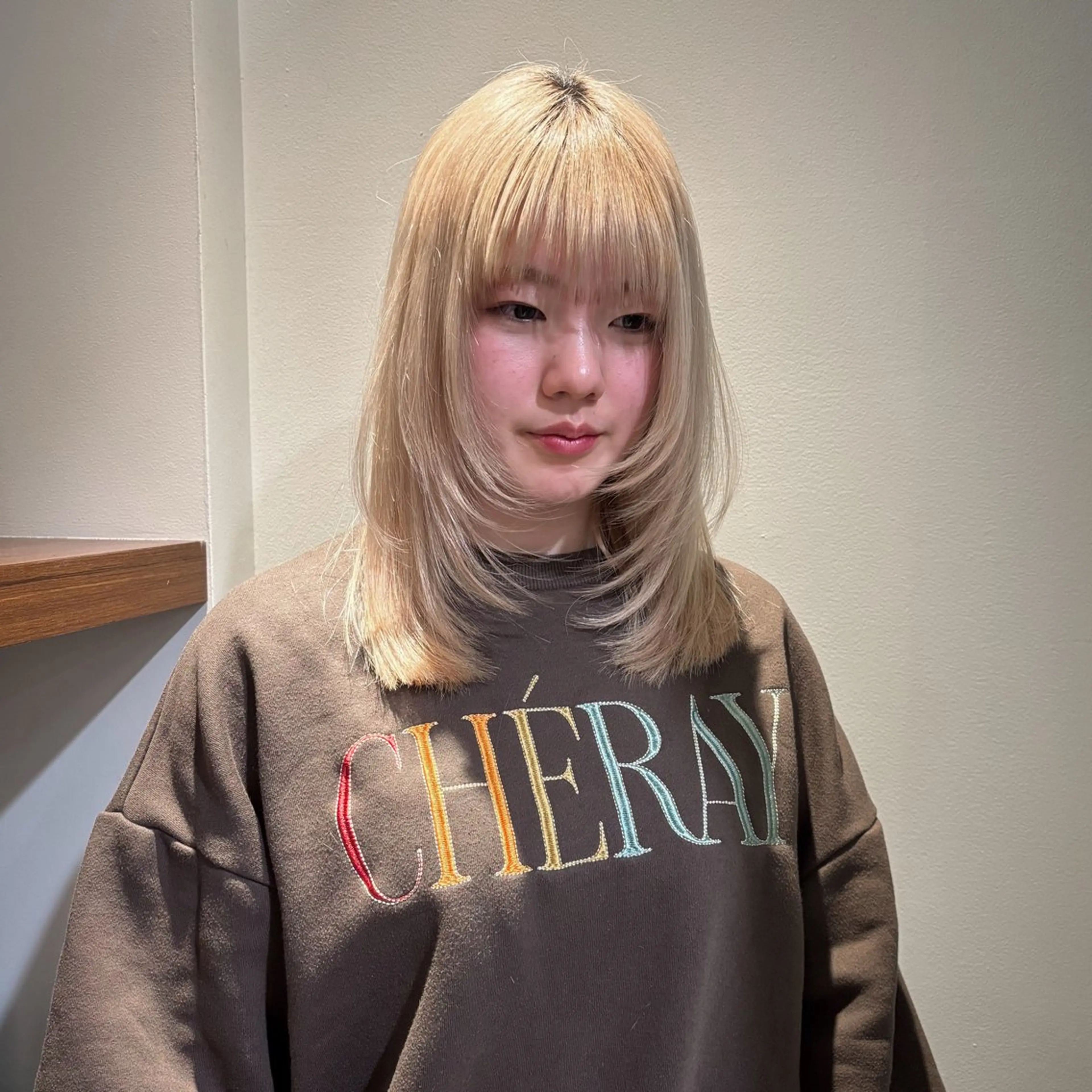 ミディアム グレージュ🐰透明感 カラー🫧akihoのヘアスタイル