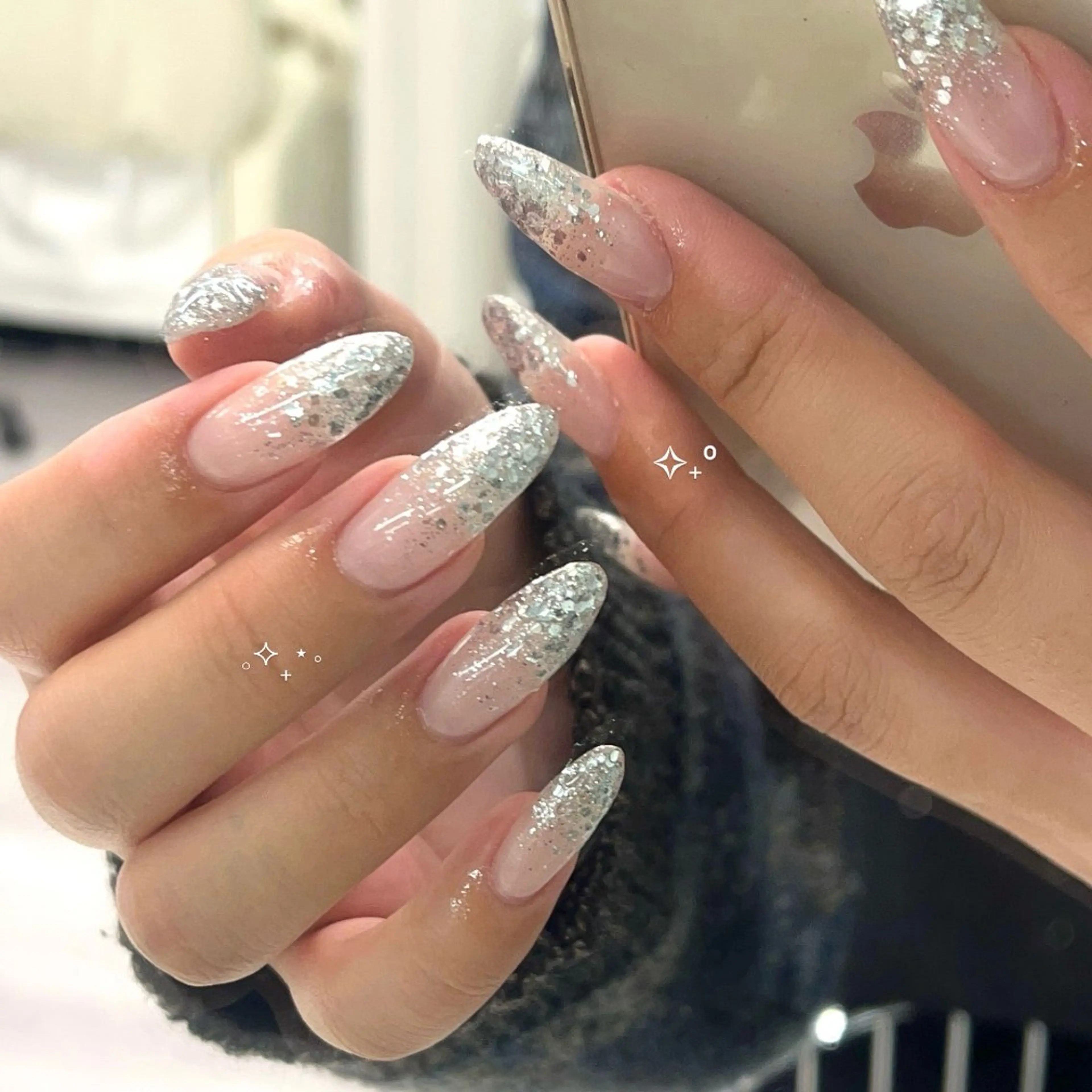 ネイル キラキラネイル ラメ(グリッター) ラメグラデーション 冬ネイル ハンドネイル eight nail 春菜のネイルデザイン