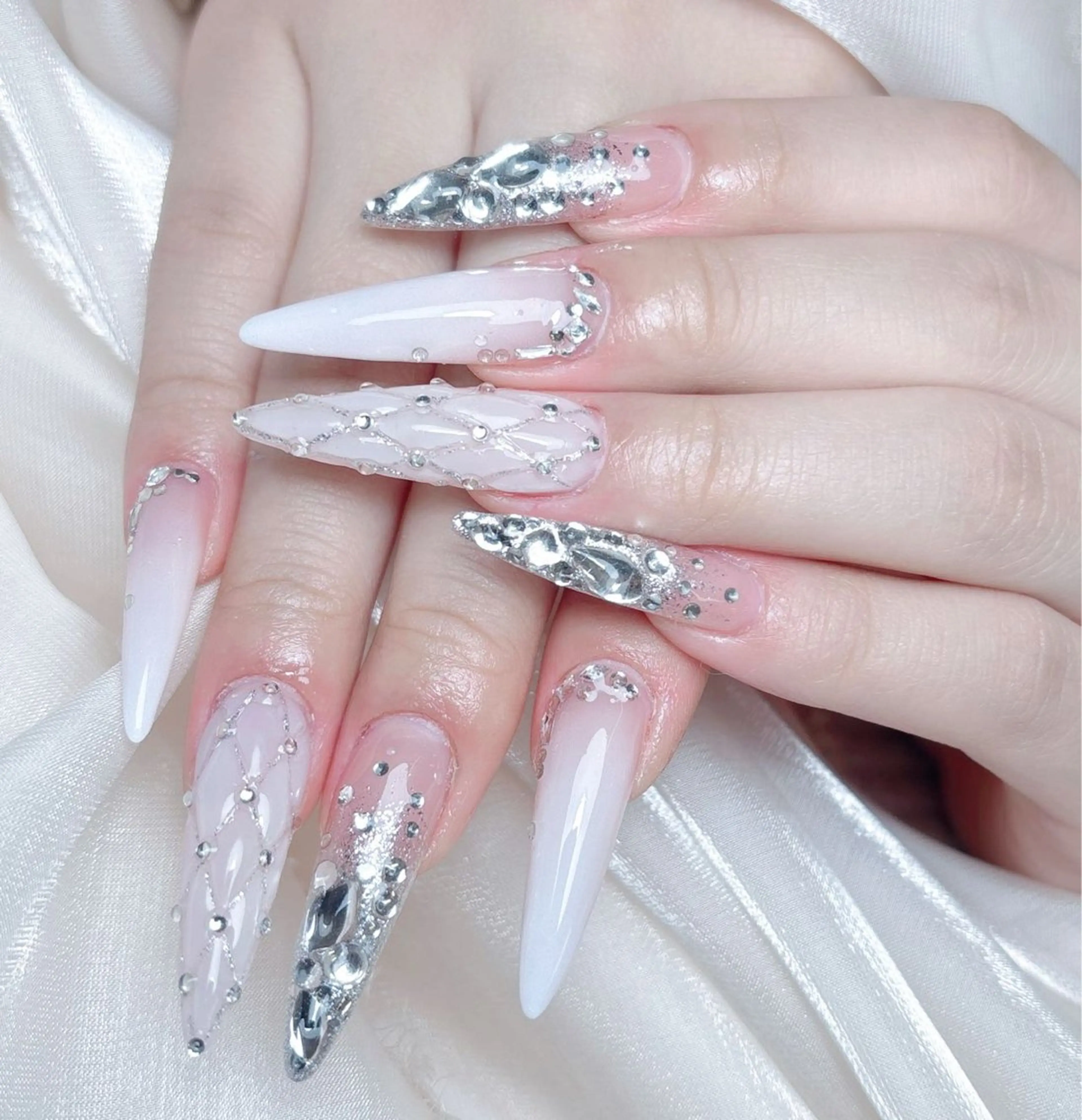 ネイル M🌷nail 長さだし専門店のネイルデザイン