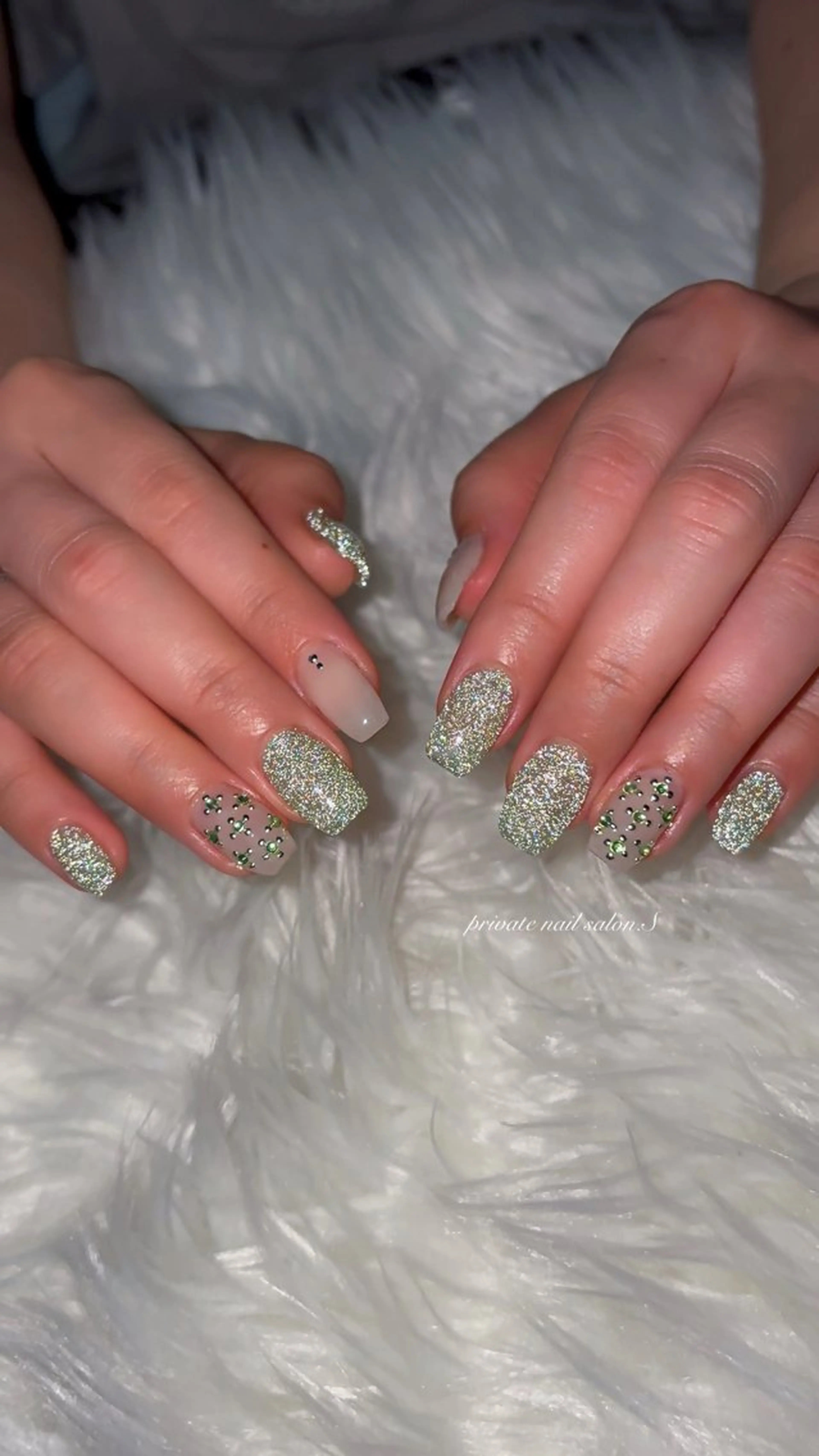 ネイル アートネイル フラッシュネイル ジェルネイル 持ち込み スカルプネイル ハンドネイル 関山 志乃のネイルデザイン