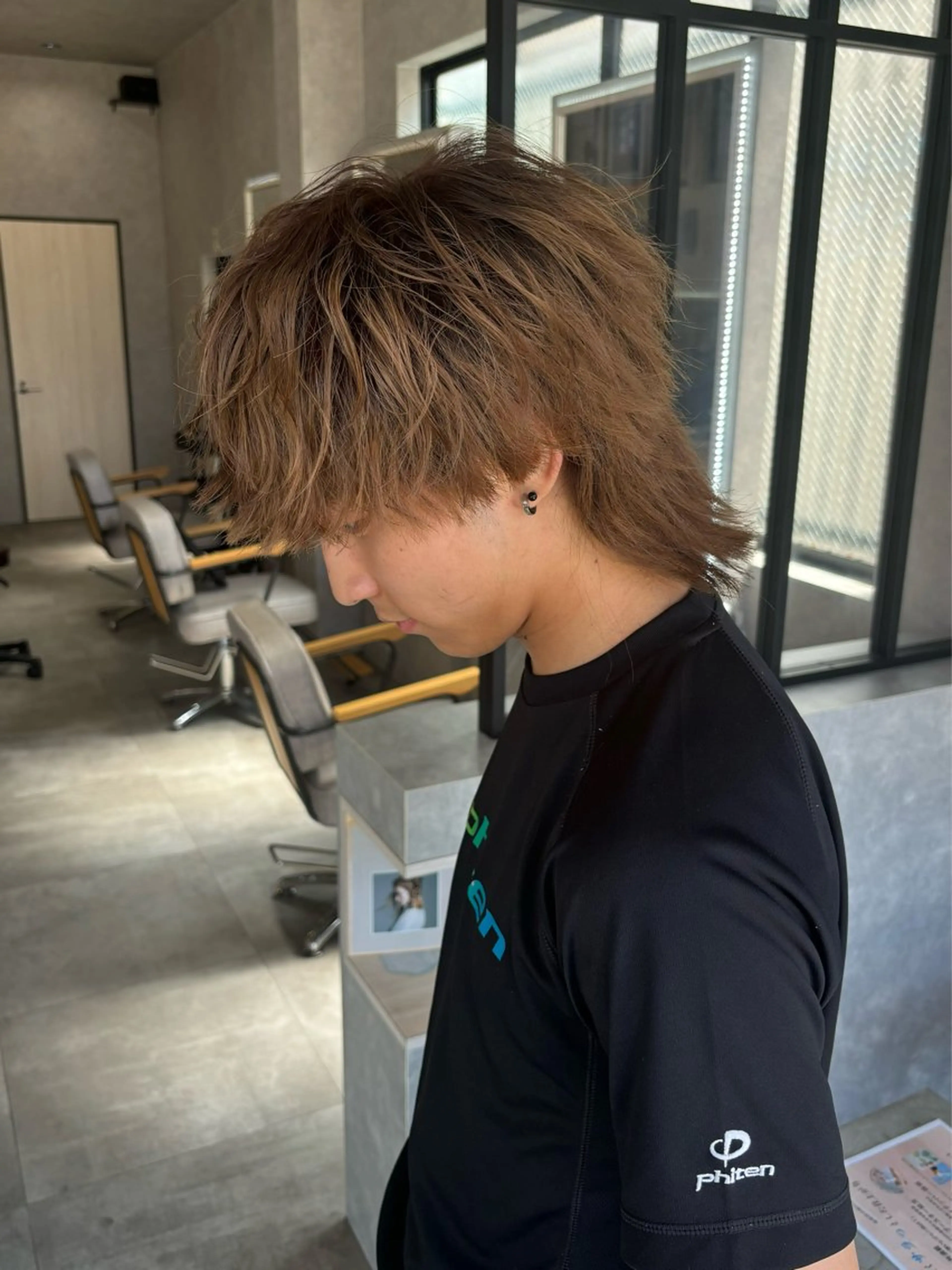 ショート カラー メンズ センターパート メンズハイトーン マッシュウルフ マッシュ メンズパーマ 長谷川 湧のヘアスタイル