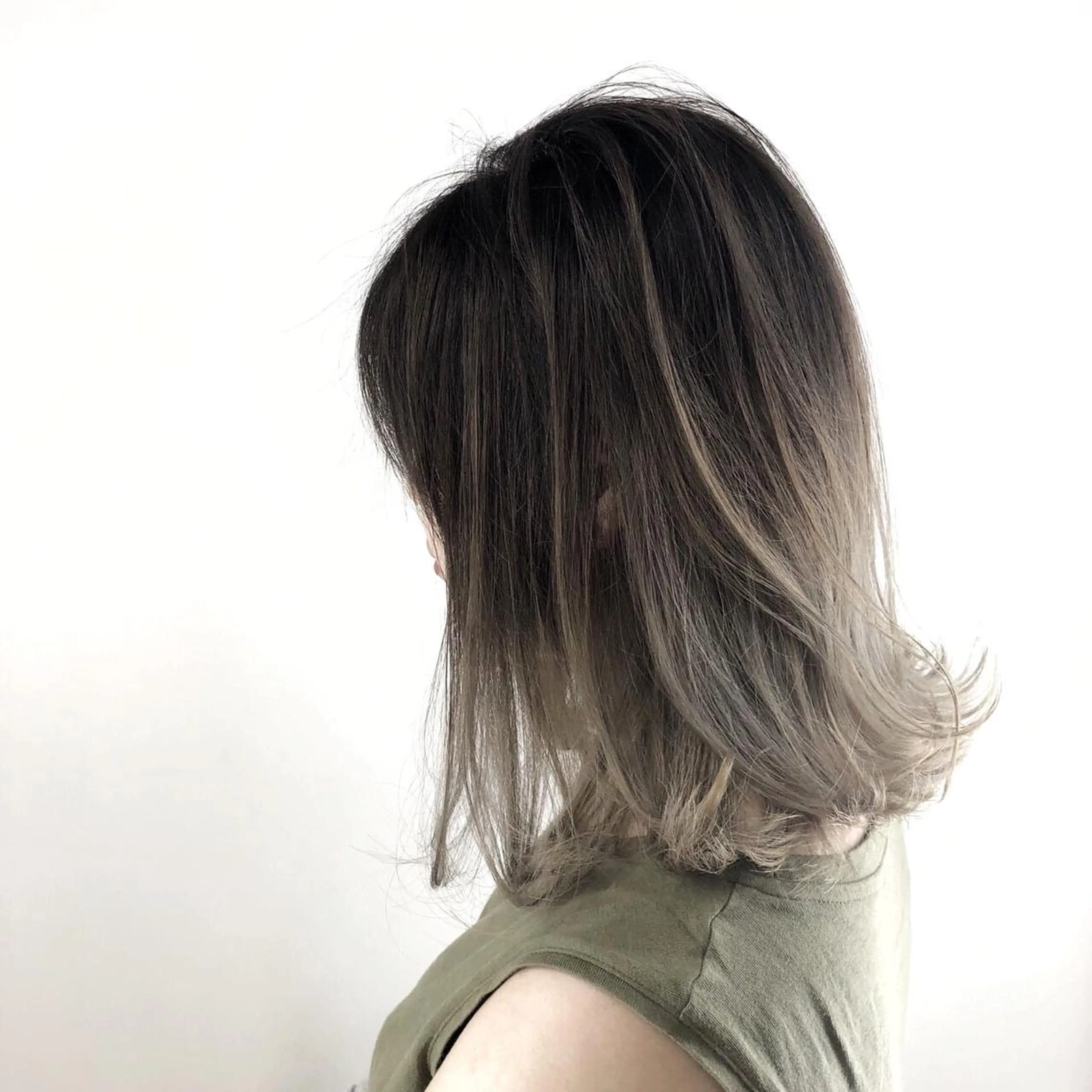 ミディアム カラー レイヤー,ボブ / 彩未のヘアスタイル